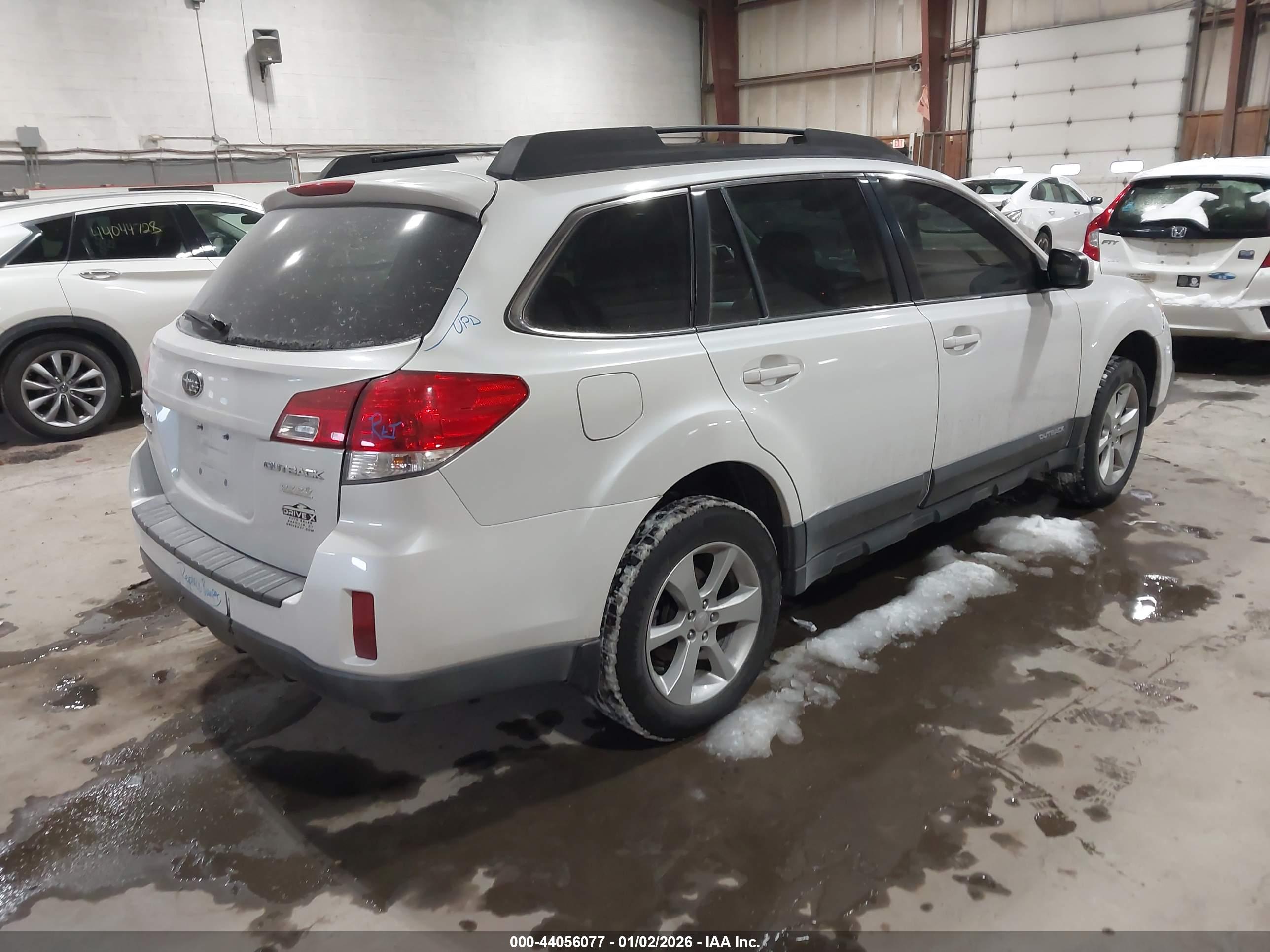 SUBARU OUTBACK image 4