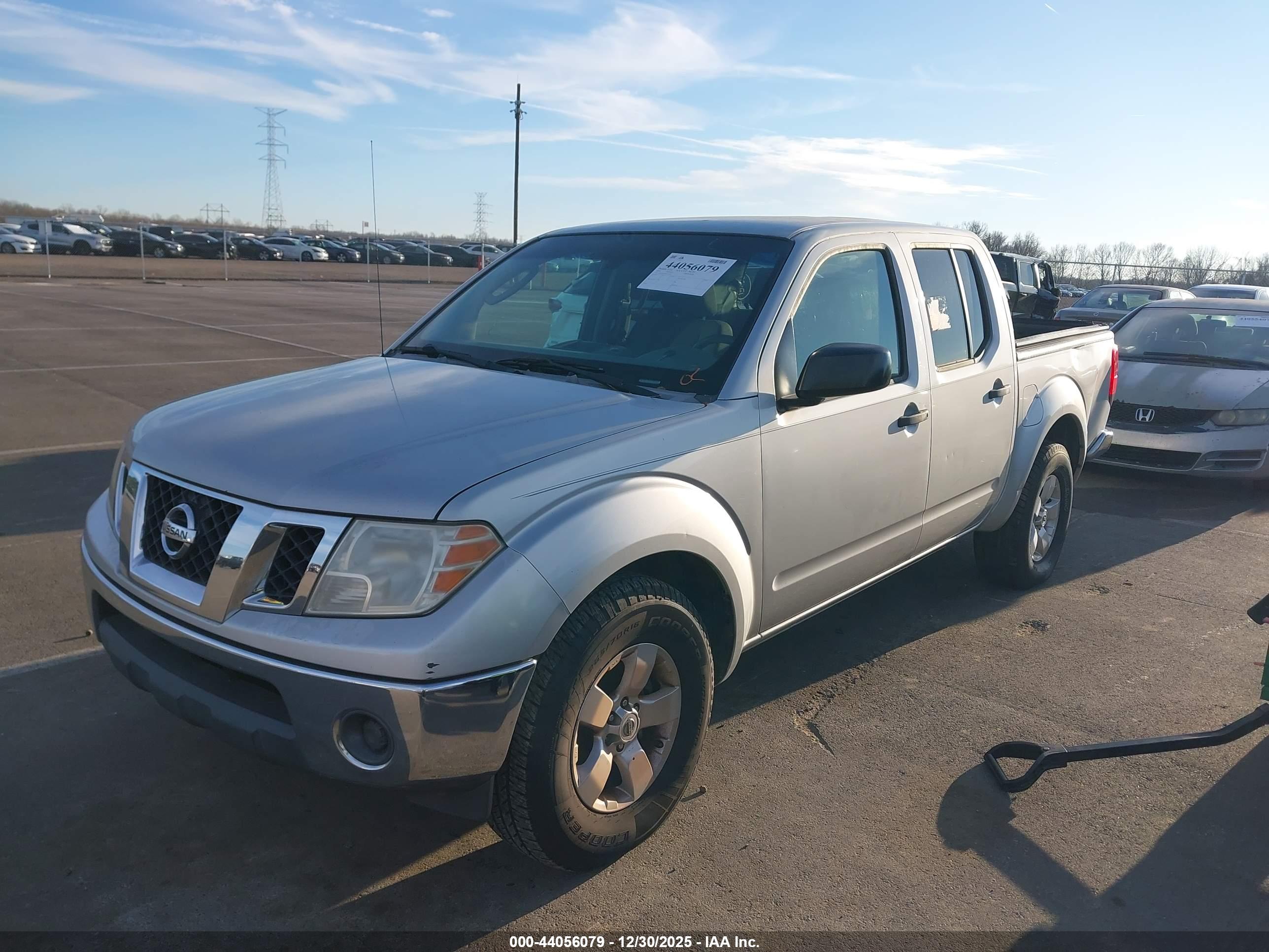 NISSAN FRONTIER image 2