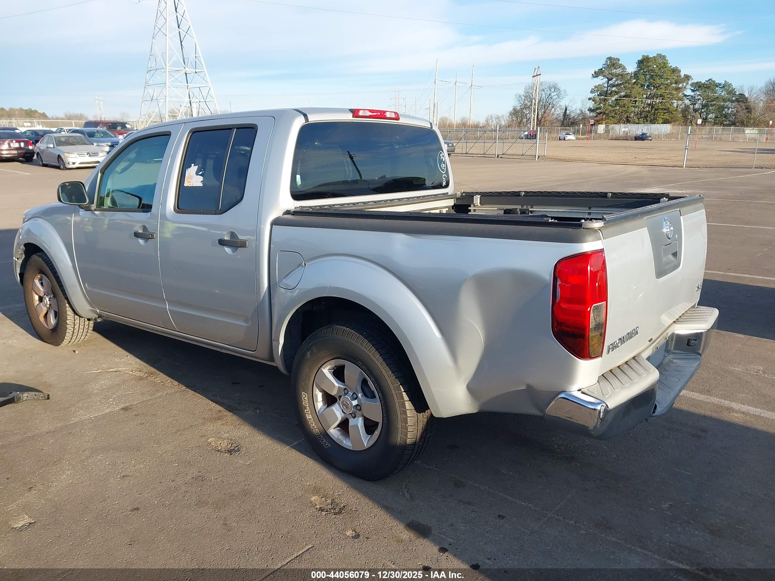 NISSAN FRONTIER image 3
