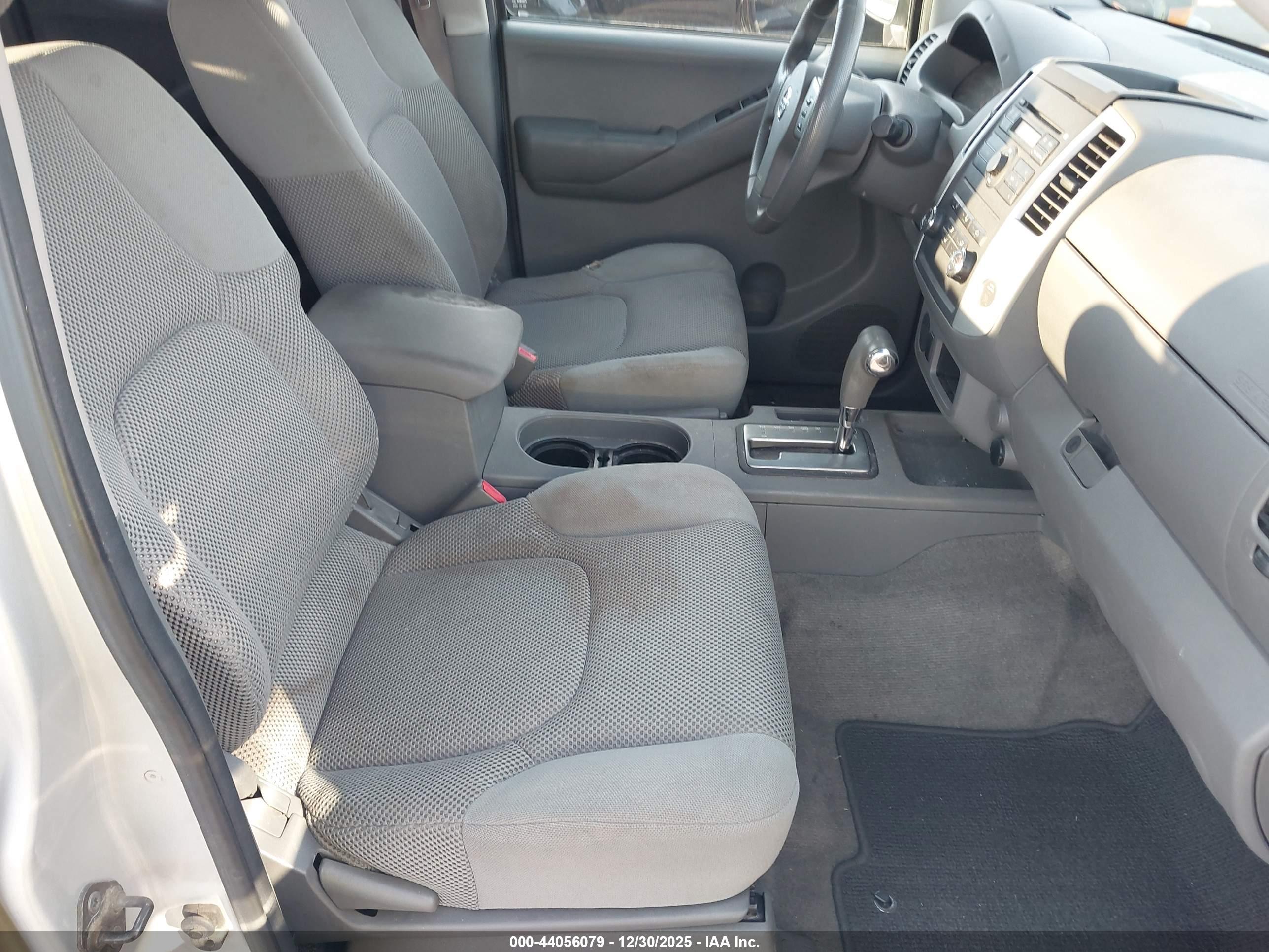 NISSAN FRONTIER image 5