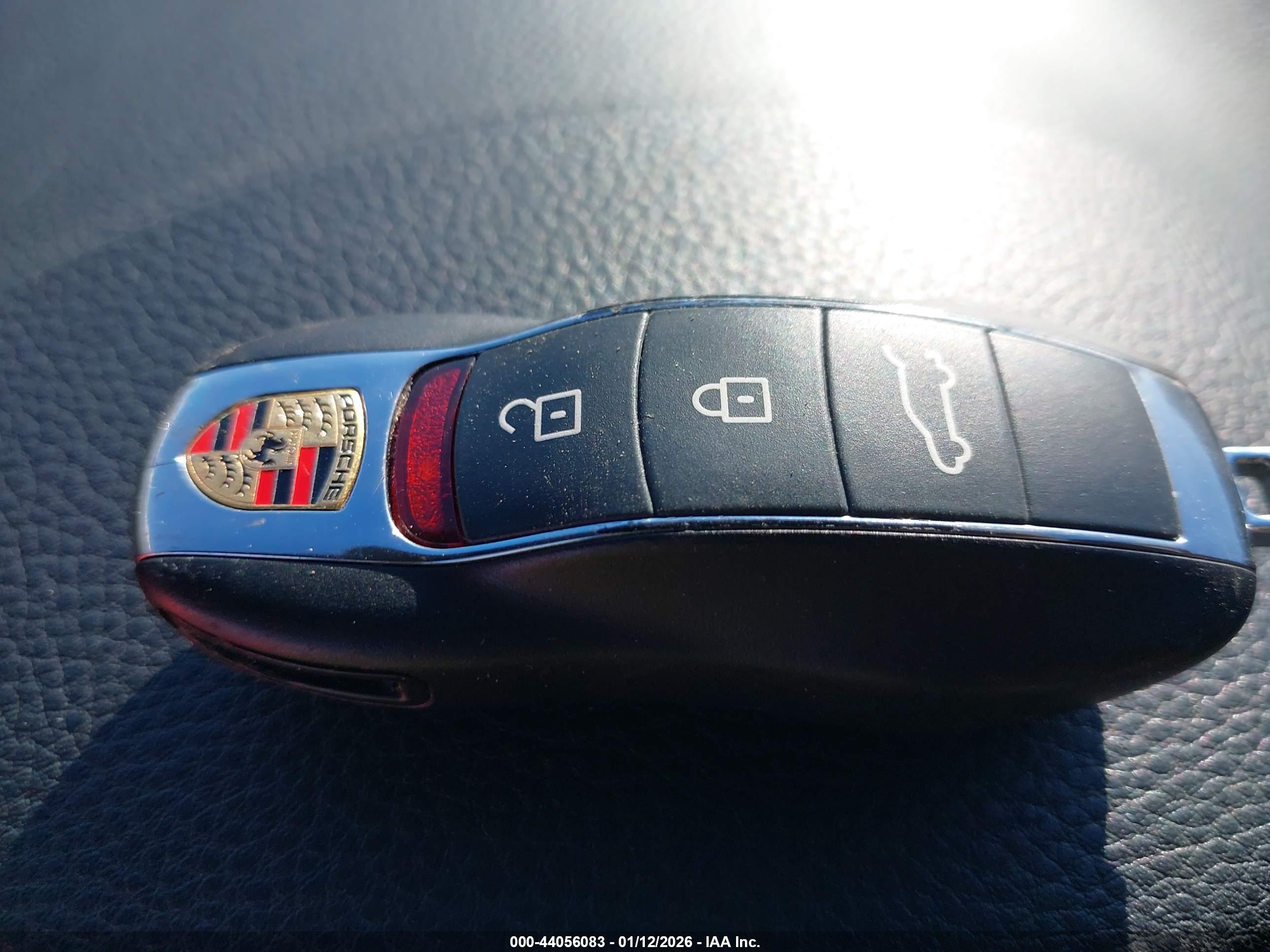PORSCHE MACAN image 11