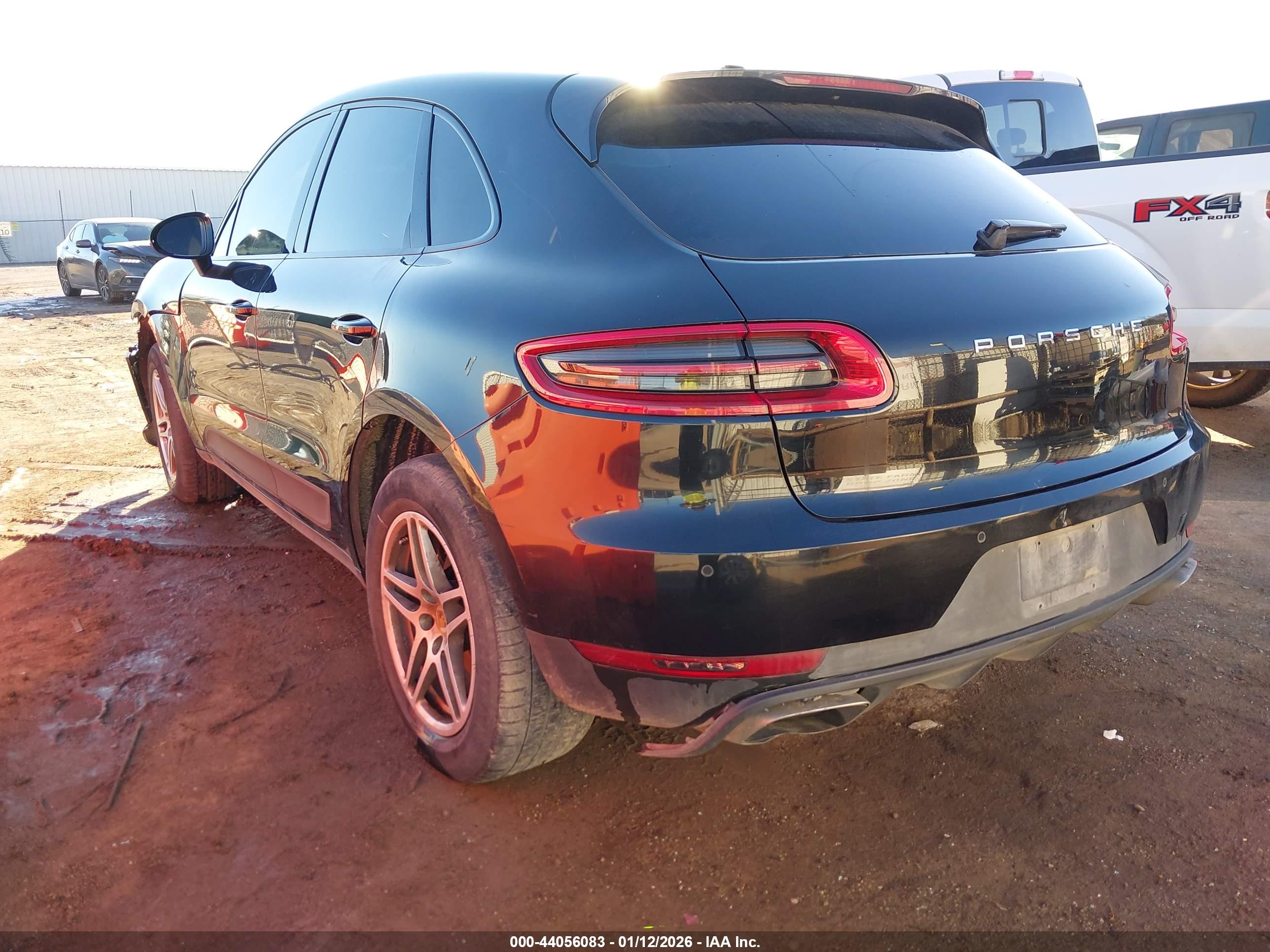 PORSCHE MACAN image 3