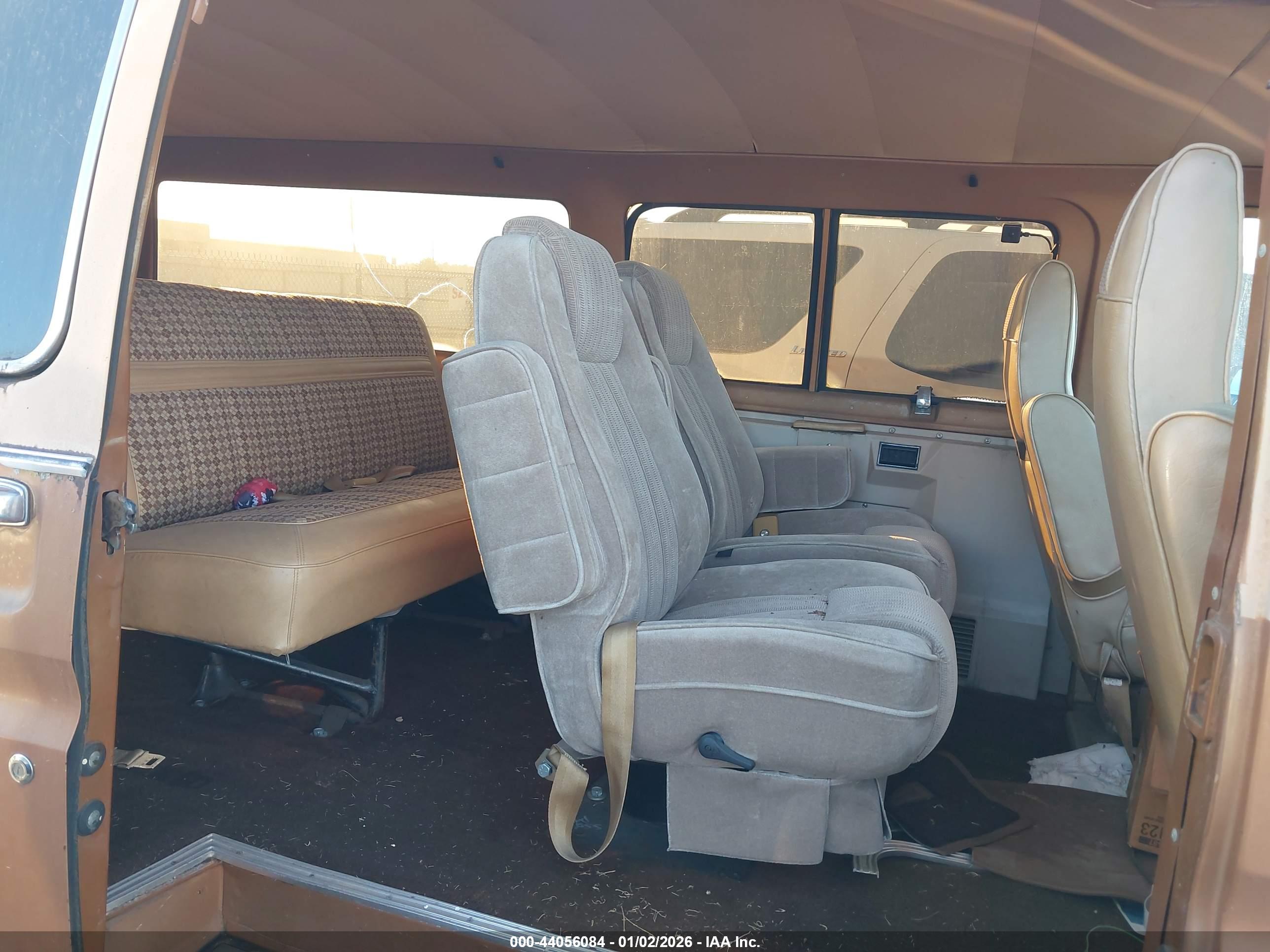 FORD CLUB image 8