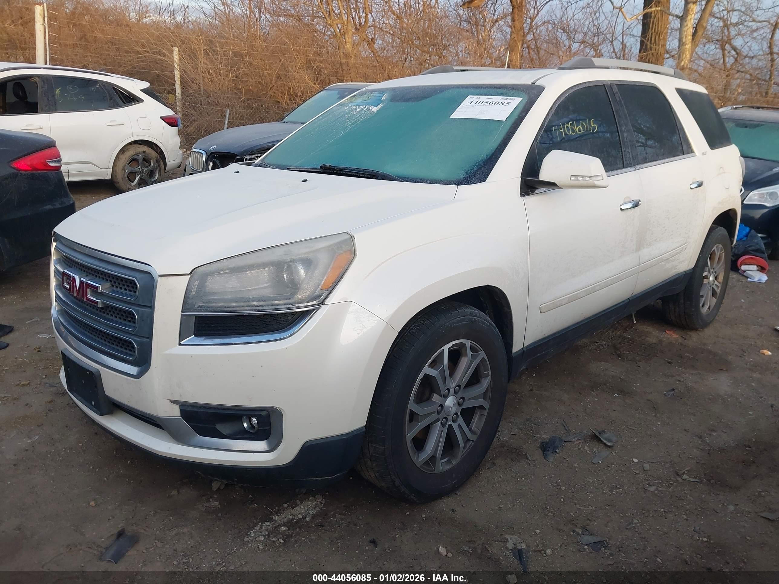 GMC ACADIA image 2