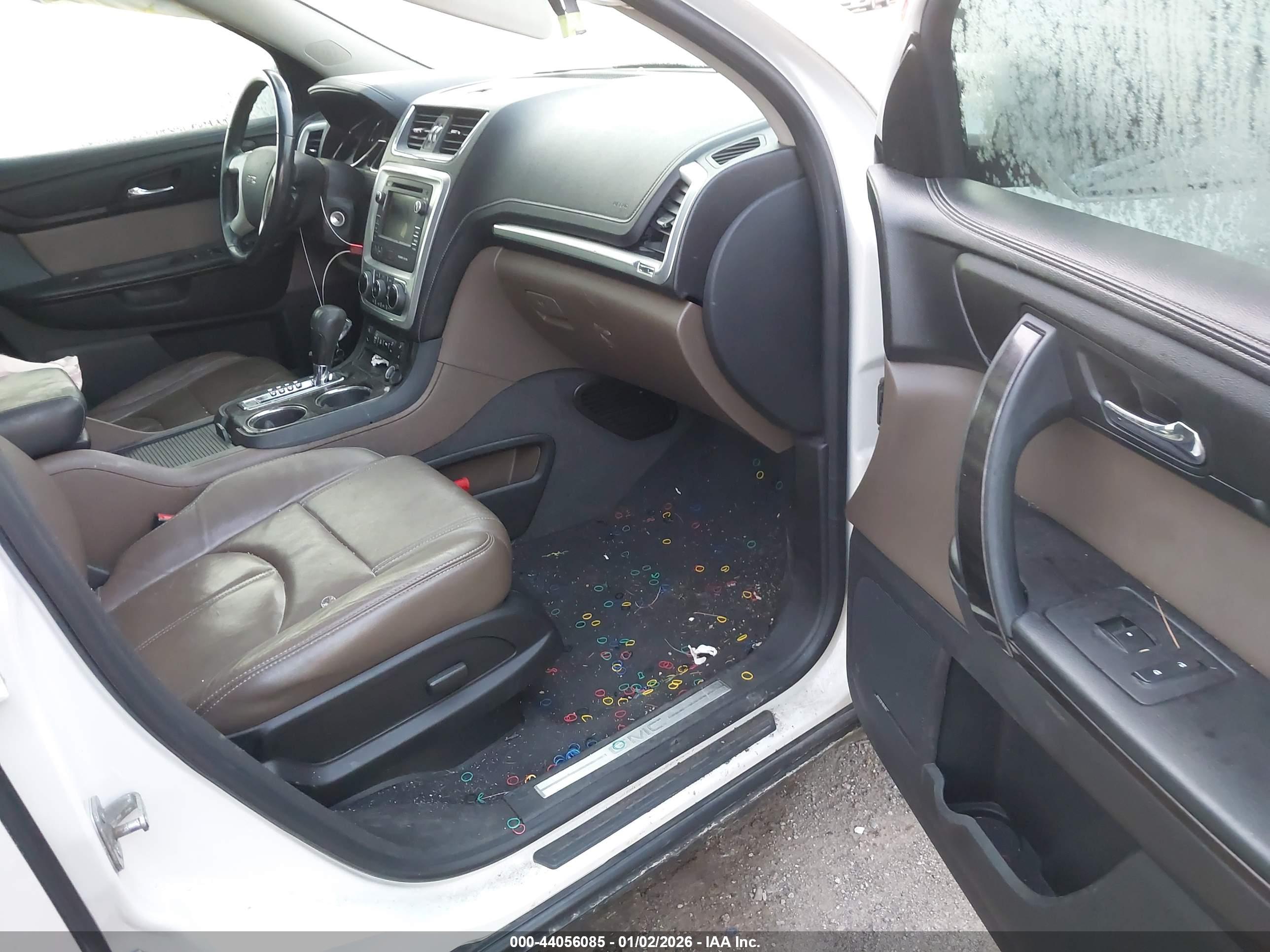 GMC ACADIA image 5