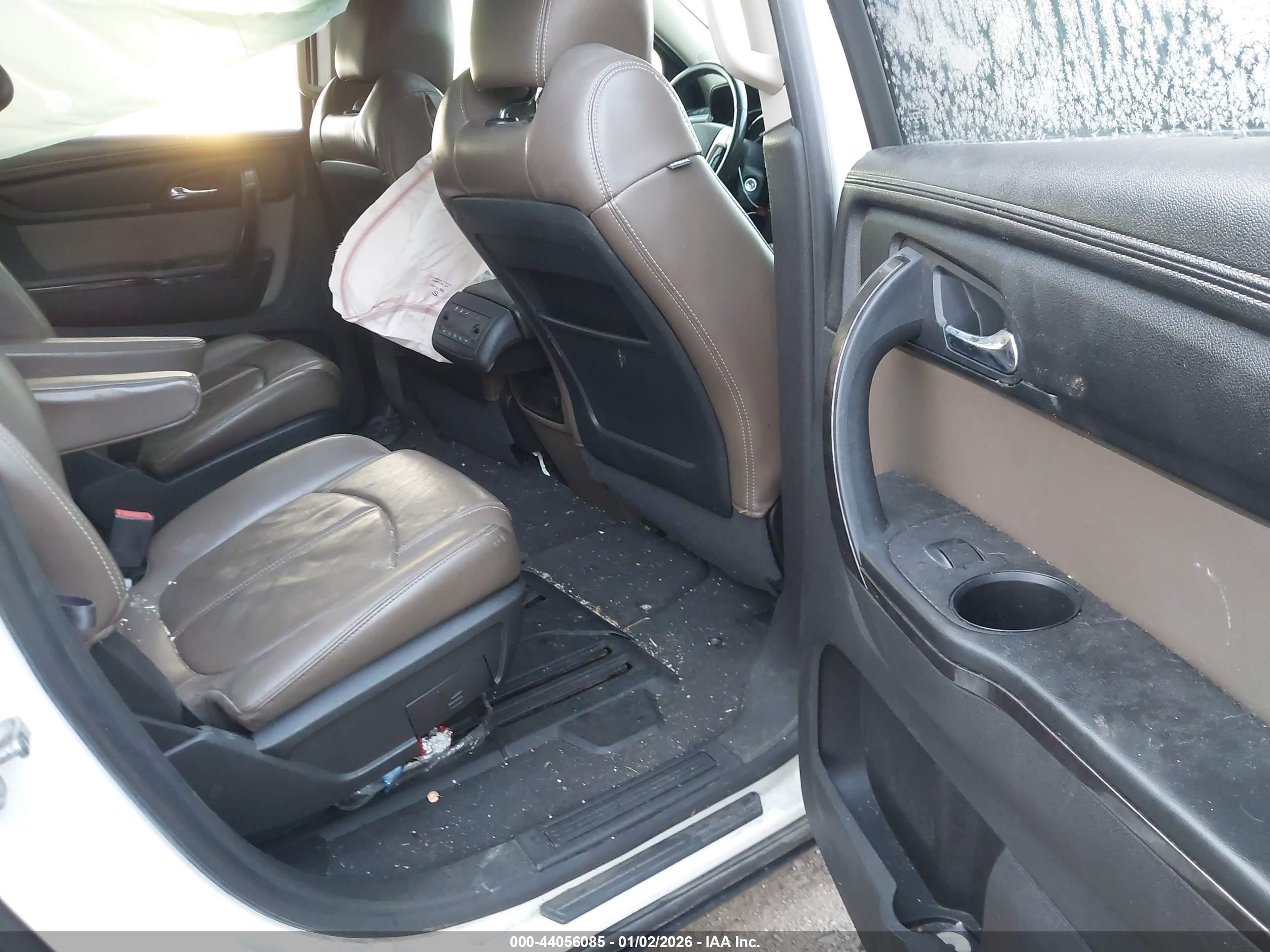 GMC ACADIA image 8