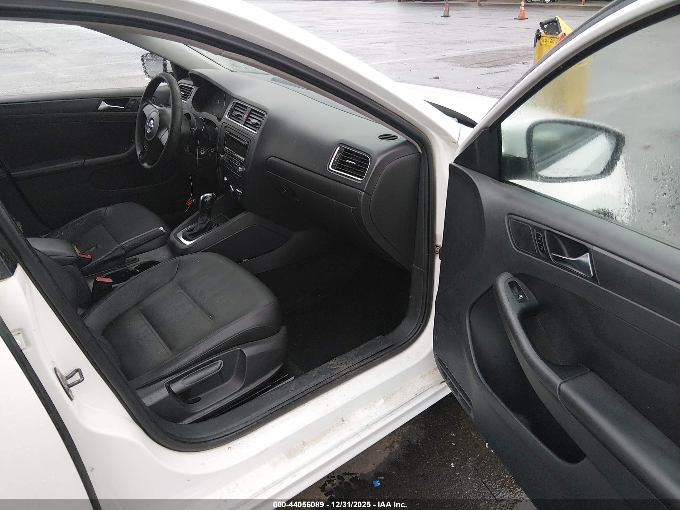 VOLKSWAGEN JETTA image 5