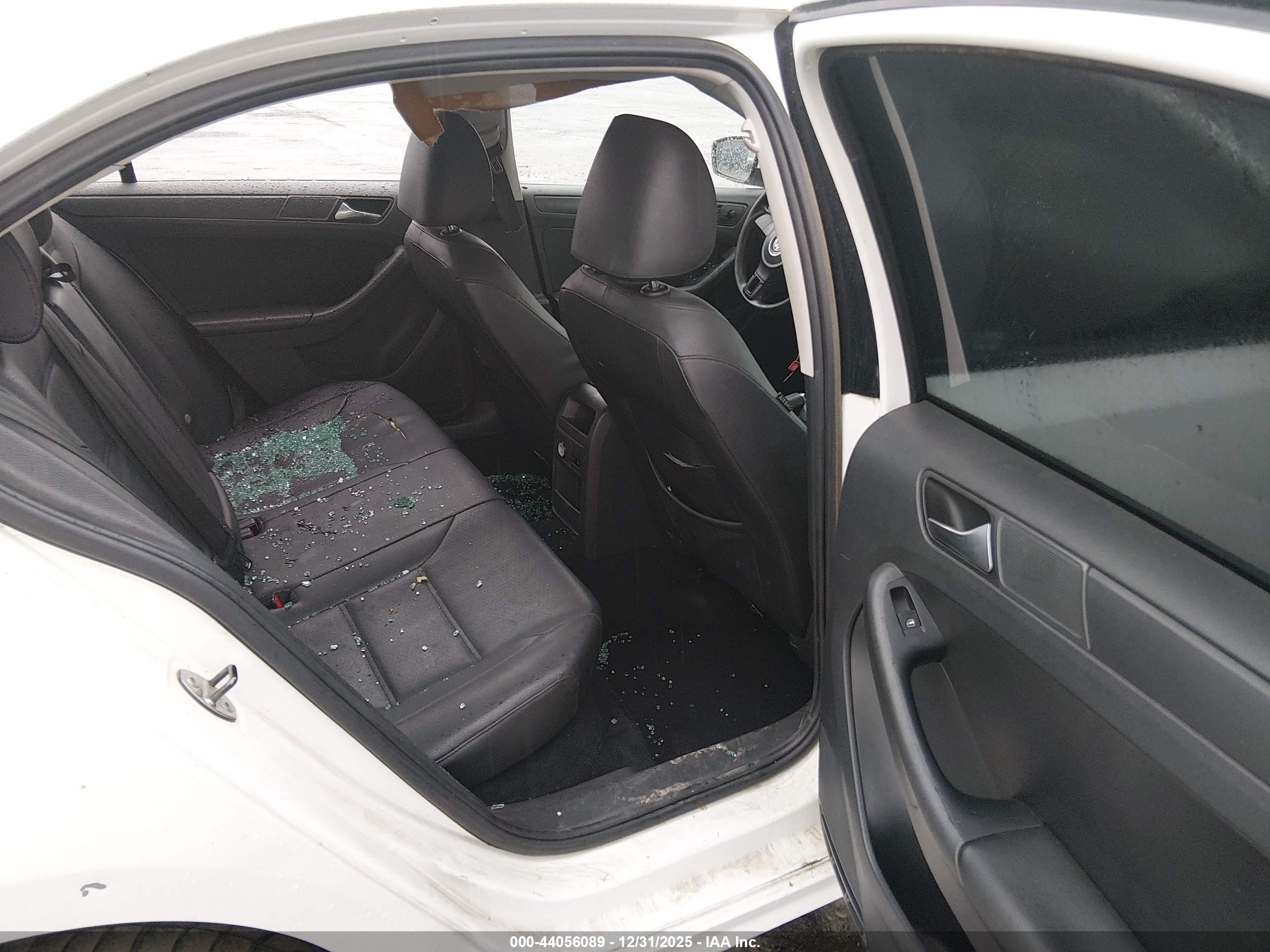 VOLKSWAGEN JETTA image 8