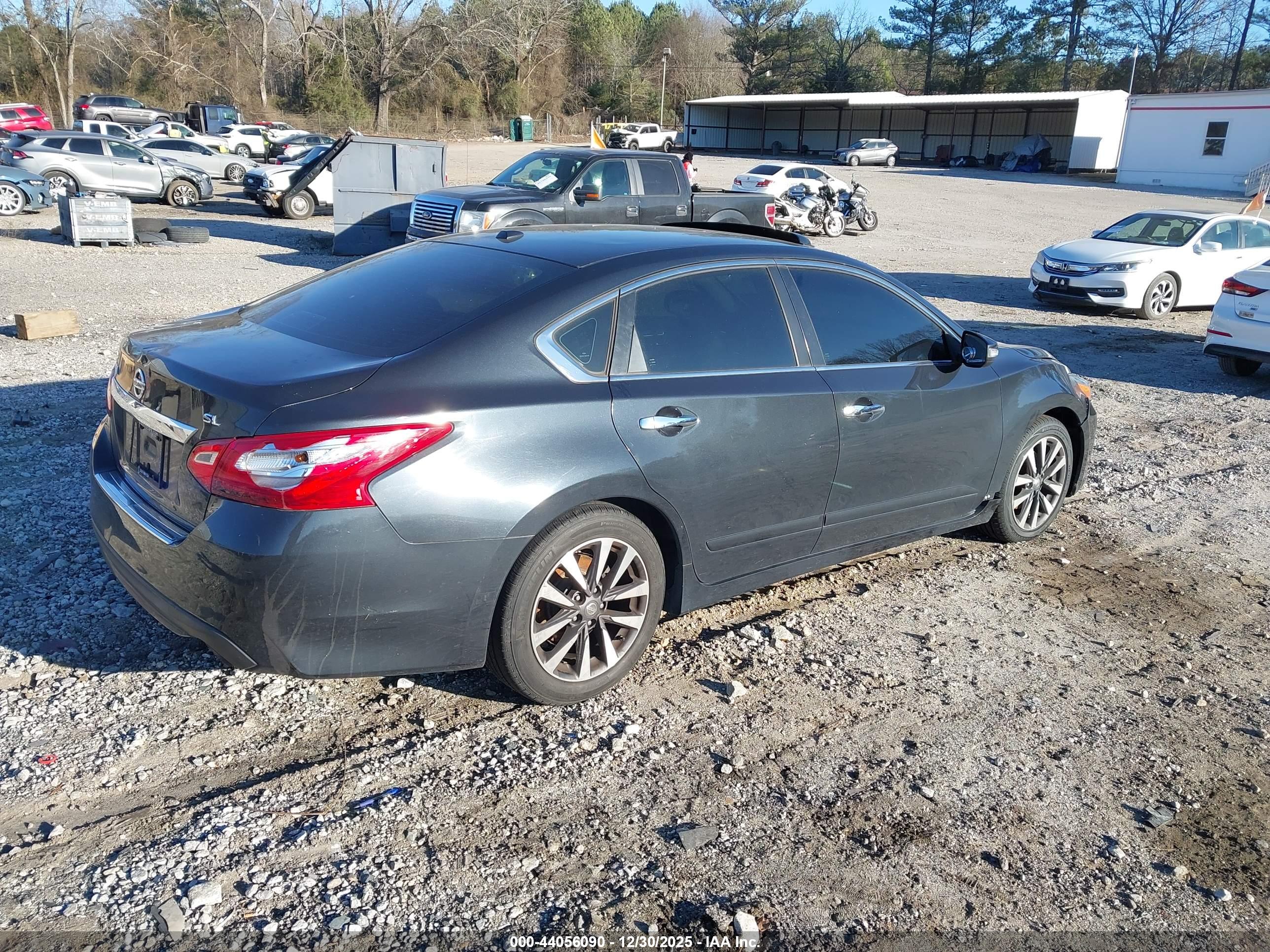 NISSAN ALTIMA image 4