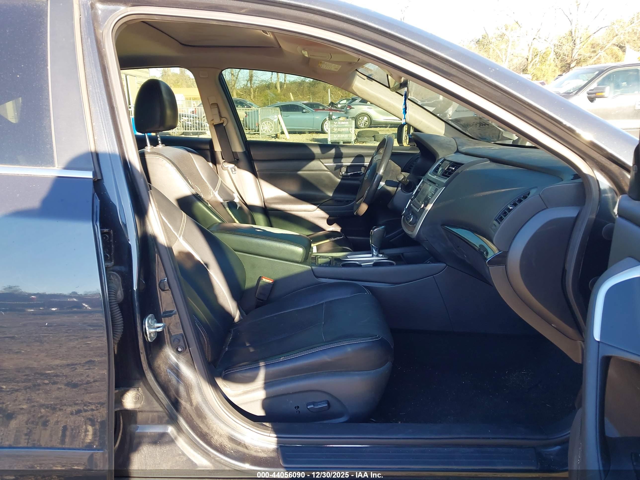 NISSAN ALTIMA image 5