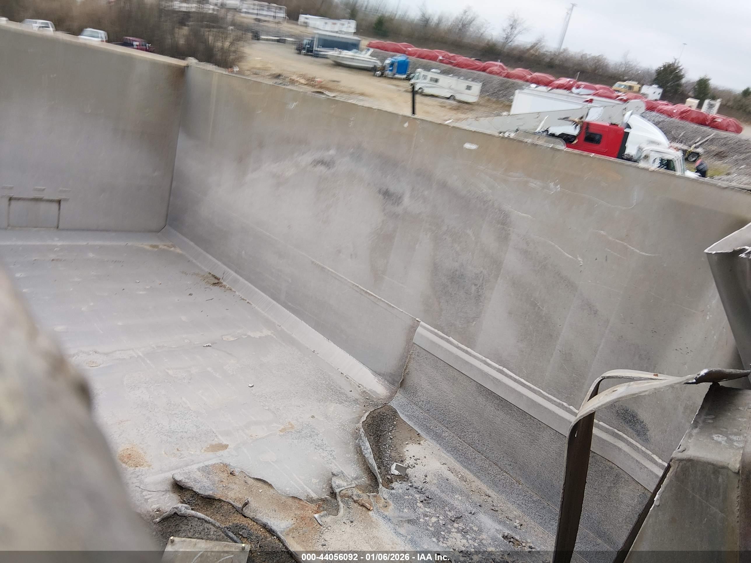 FREIGHTLINER SD122 image 8
