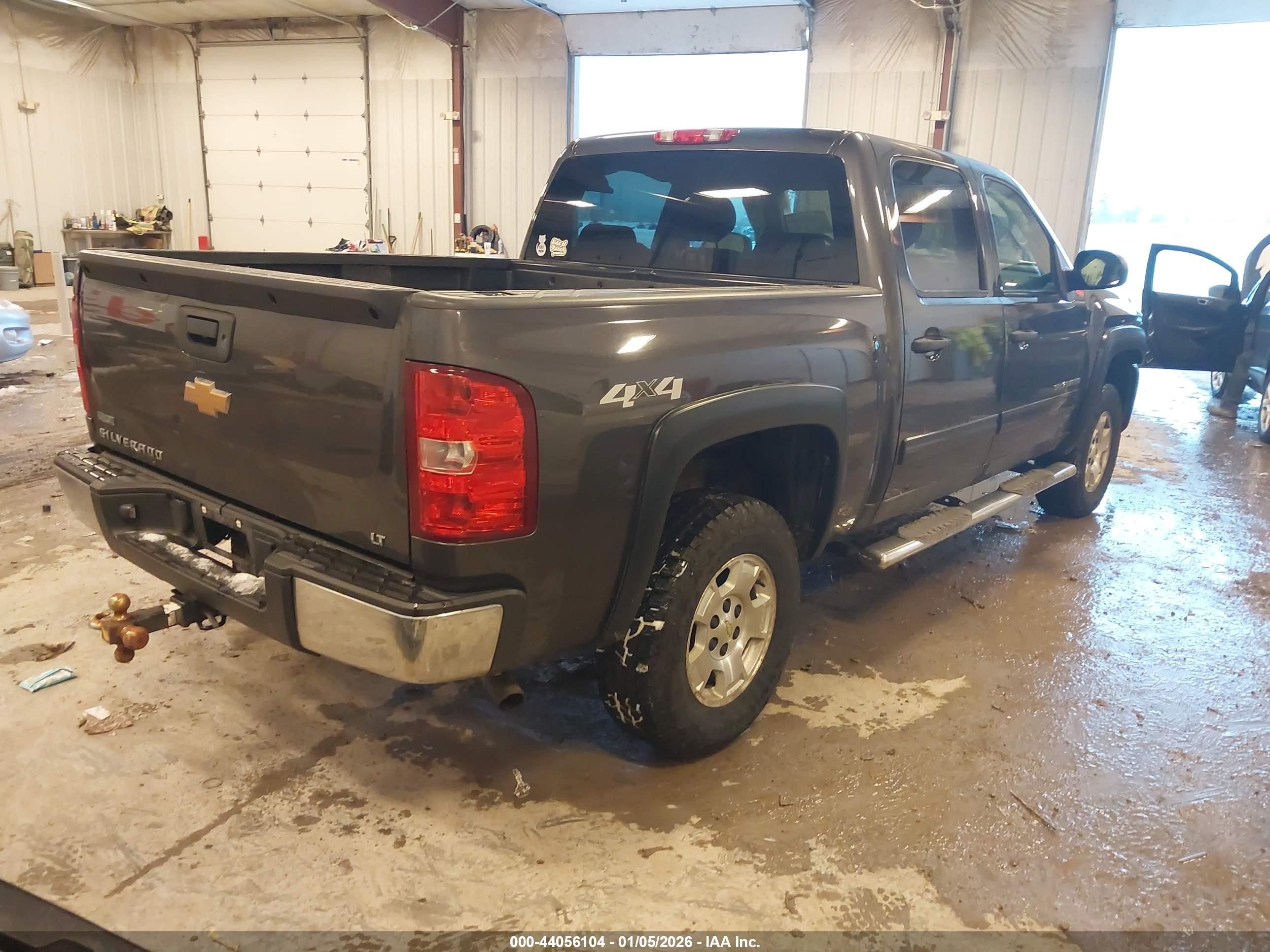 CHEVROLET SILVERADO image 4