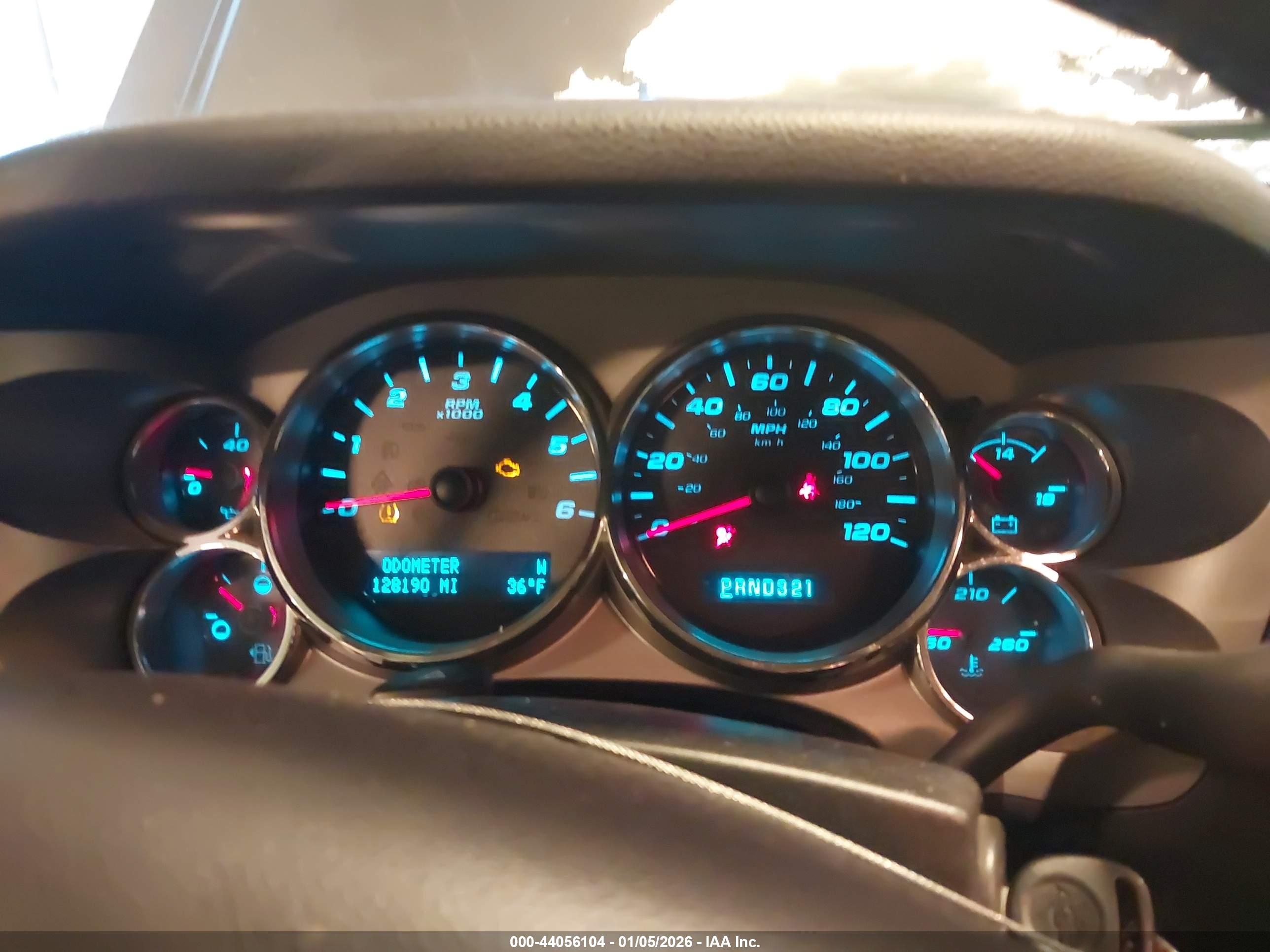 CHEVROLET SILVERADO image 7