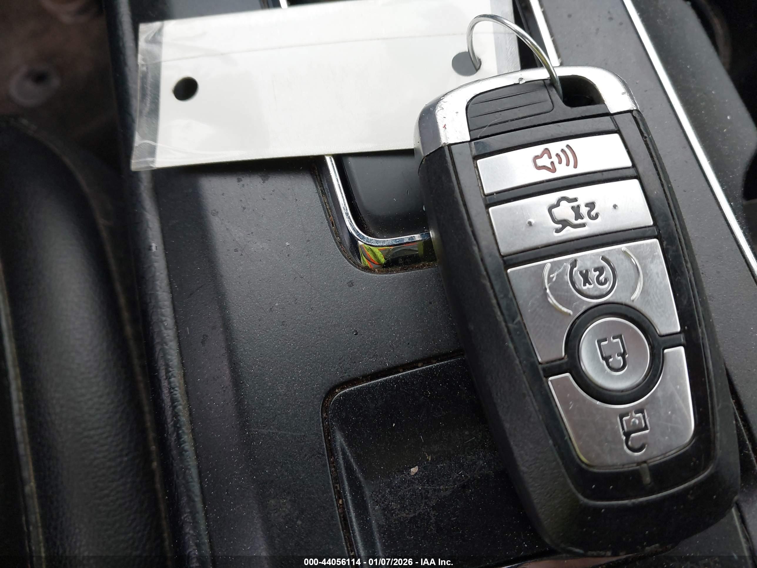 FORD FUSION image 11