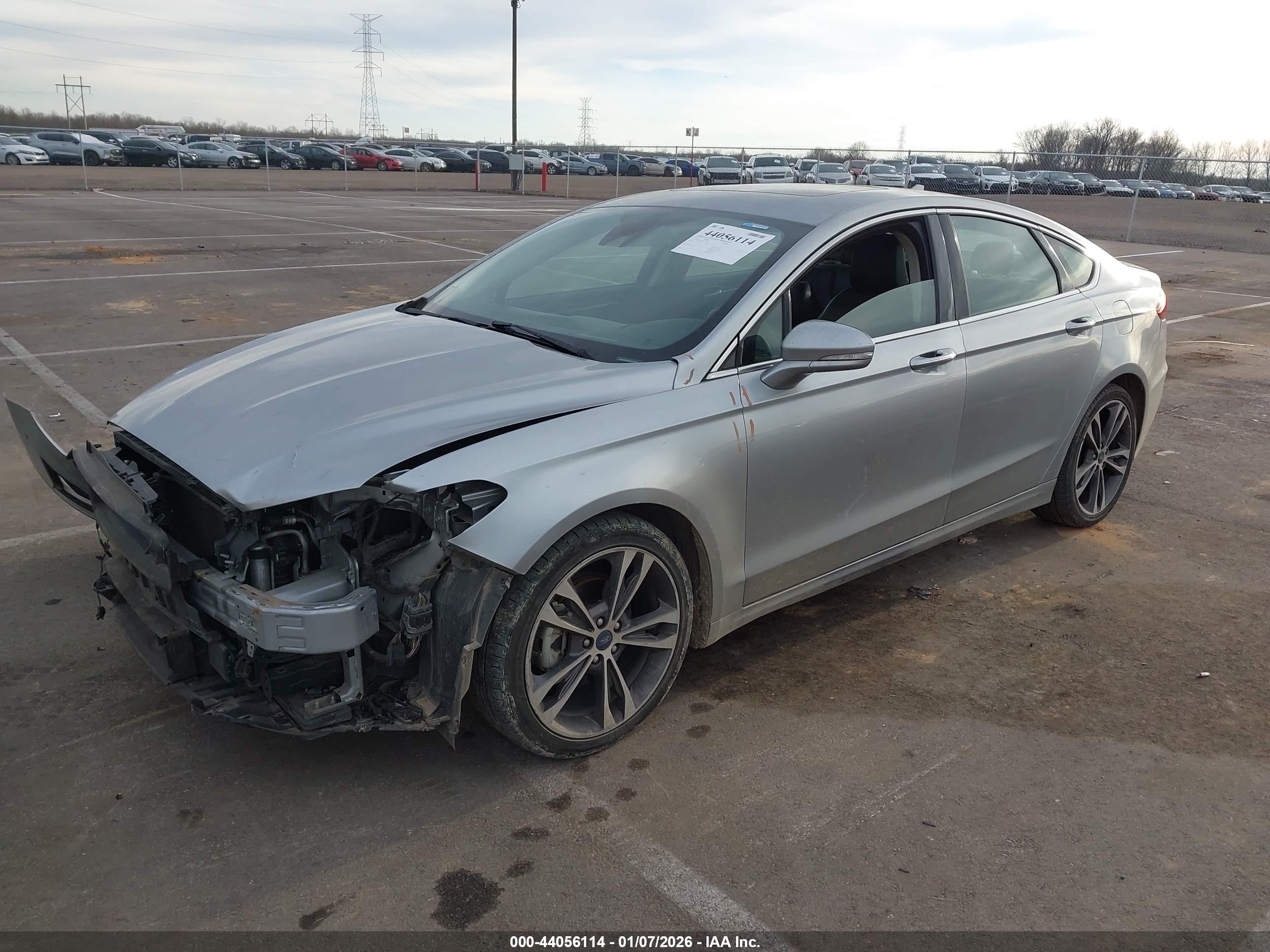 FORD FUSION image 2