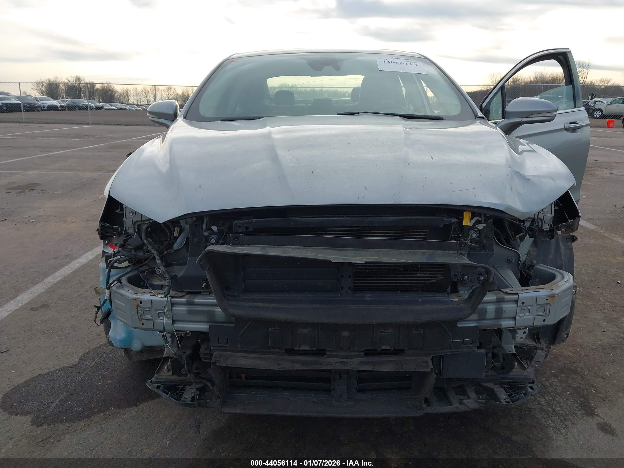 FORD FUSION image 6