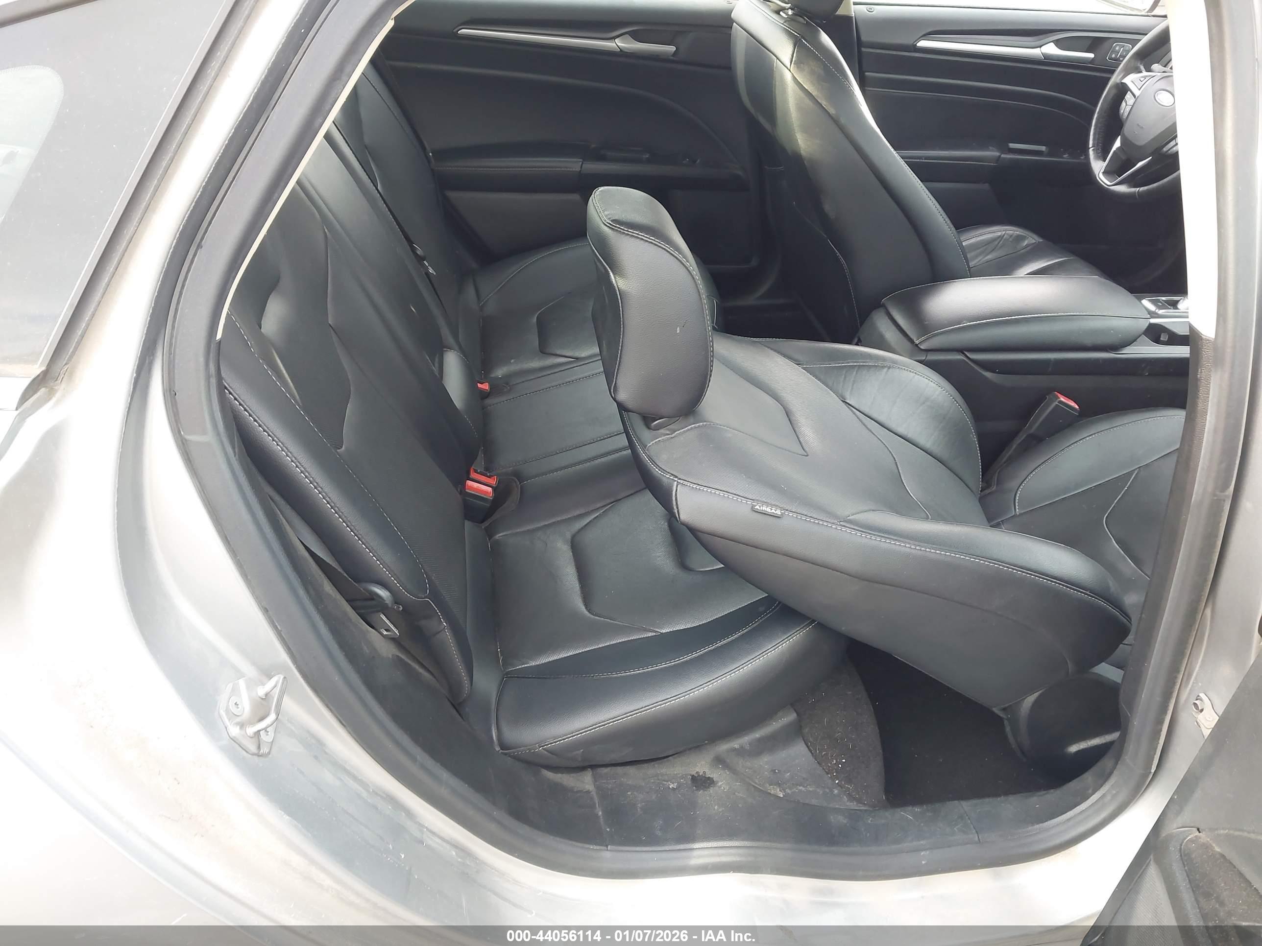 FORD FUSION image 8