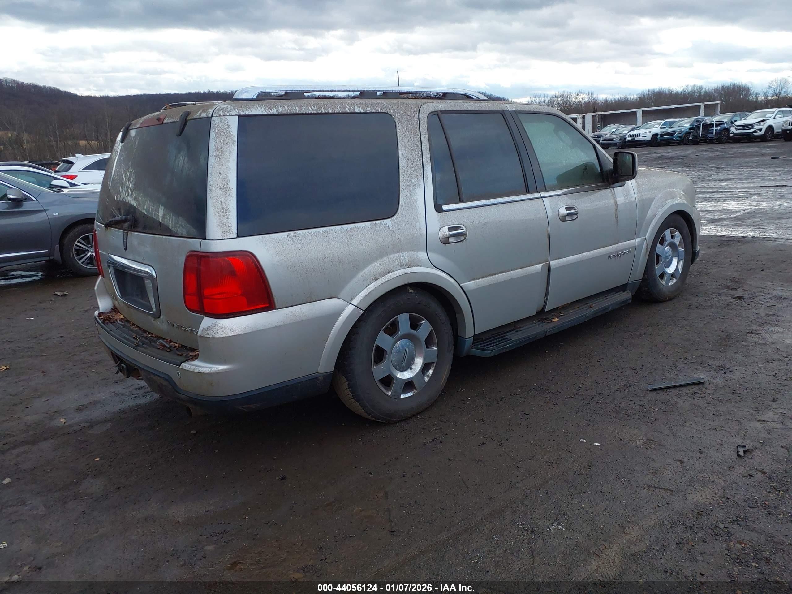 LINCOLN NAVIGATOR image 4
