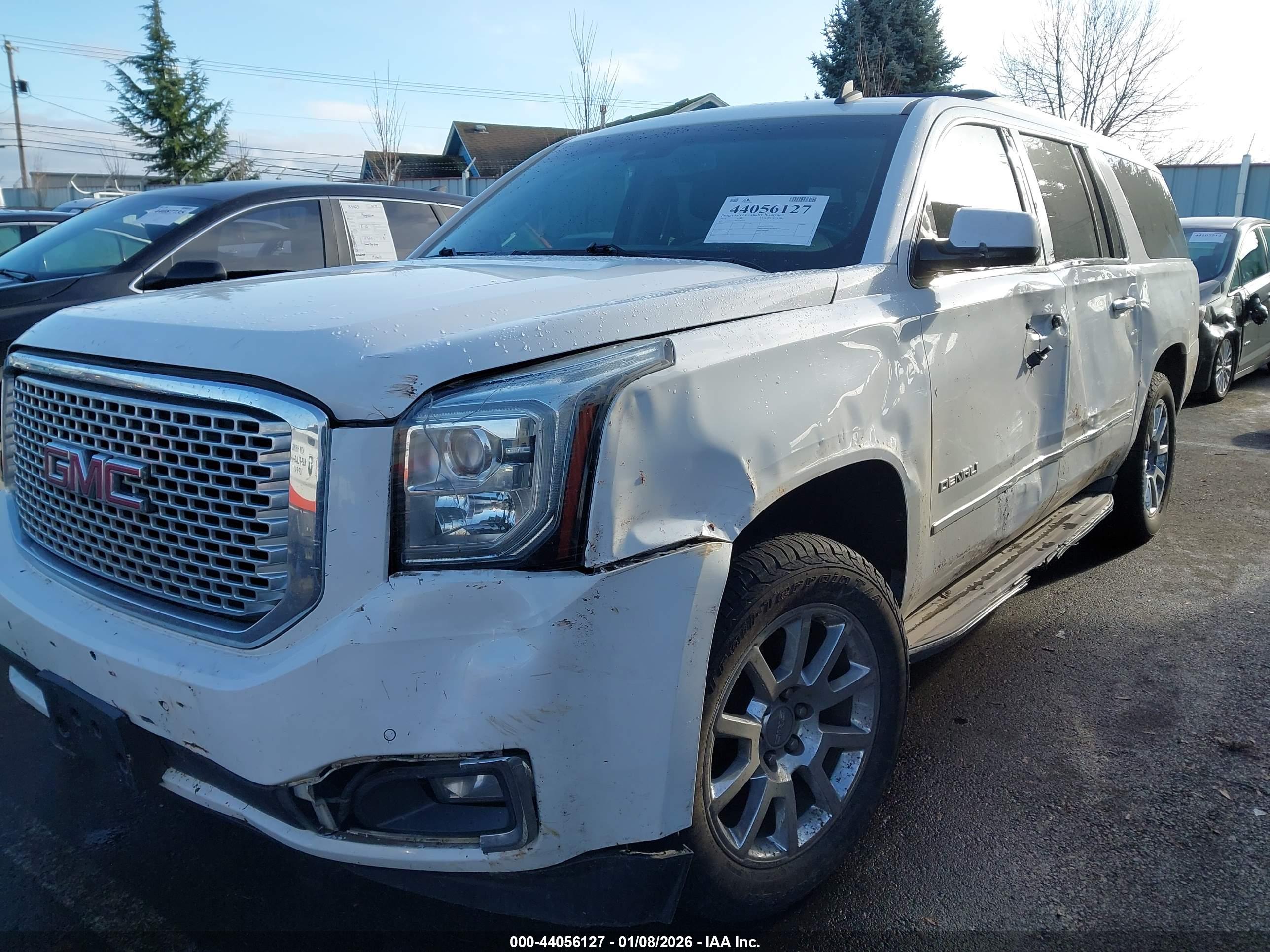GMC YUKON image 6