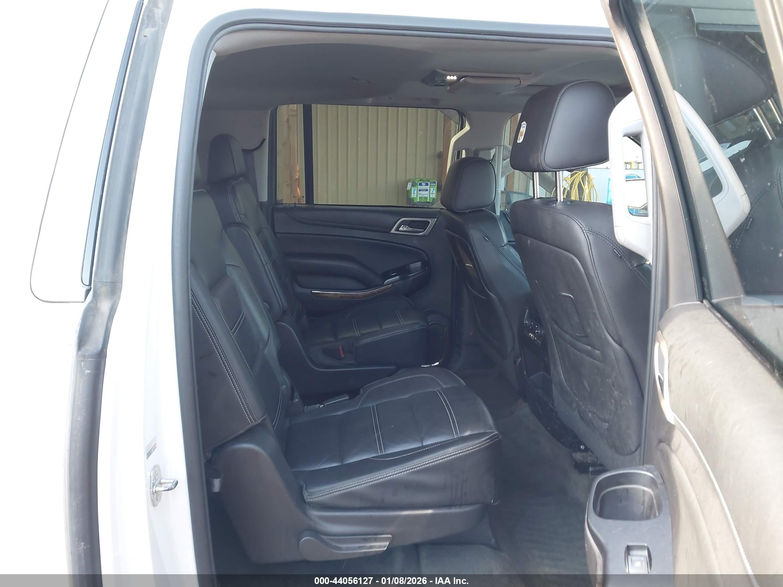 GMC YUKON image 8