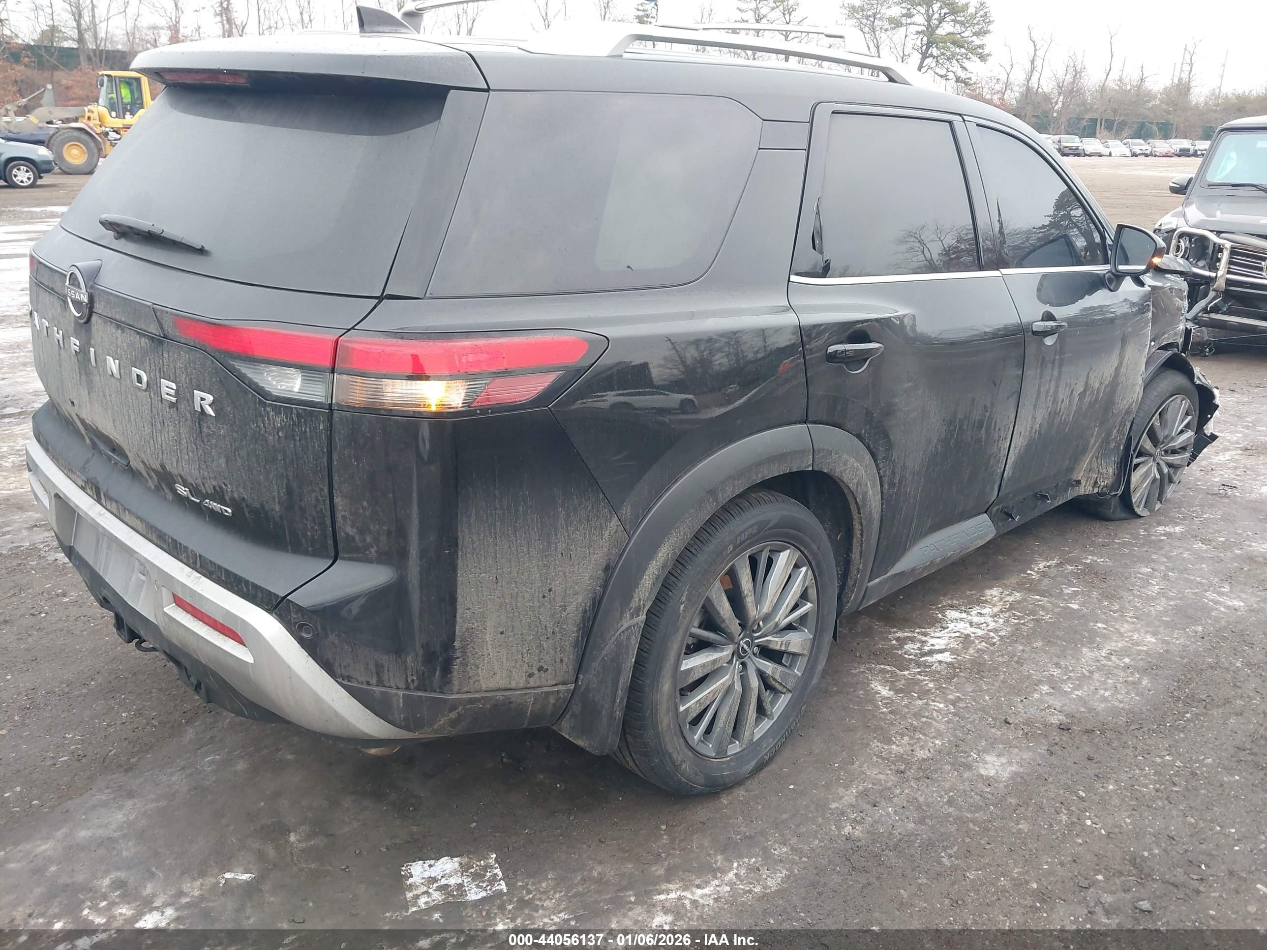 NISSAN PATHFINDER image 4