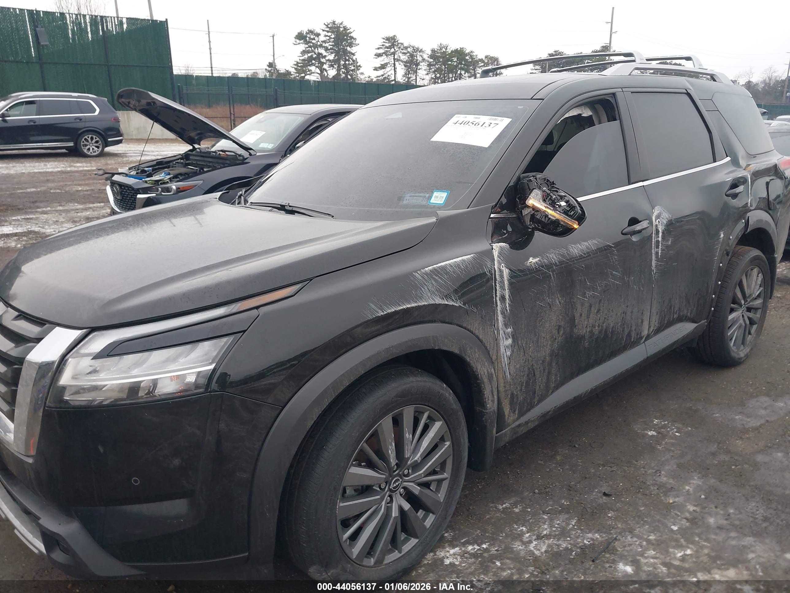 NISSAN PATHFINDER image 6