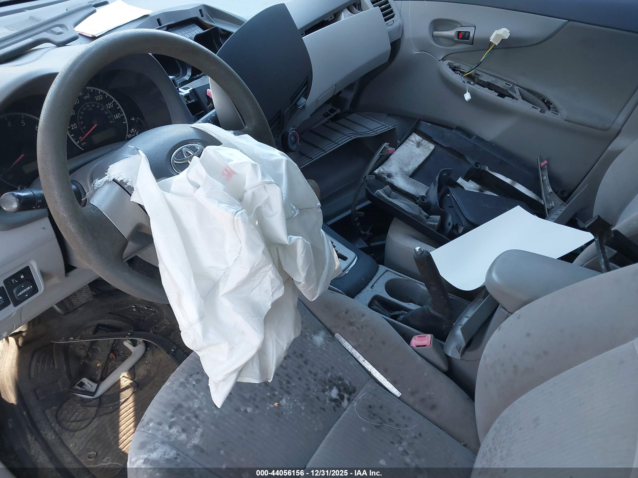TOYOTA COROLLA image 5