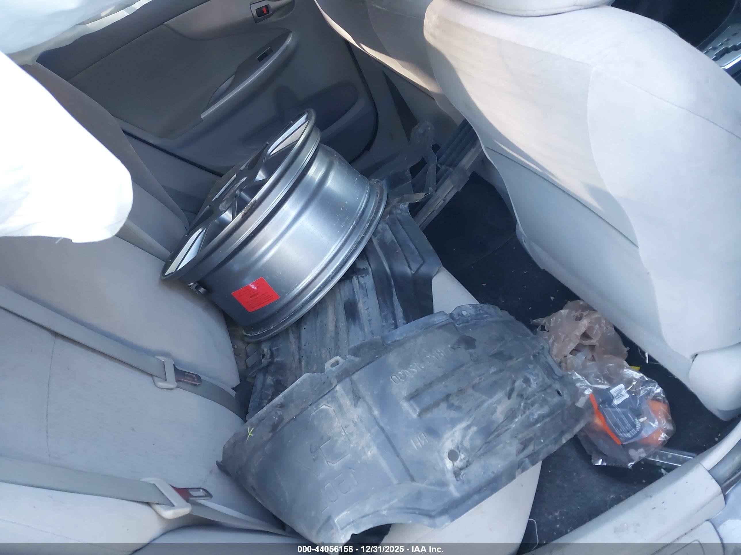 TOYOTA COROLLA image 8