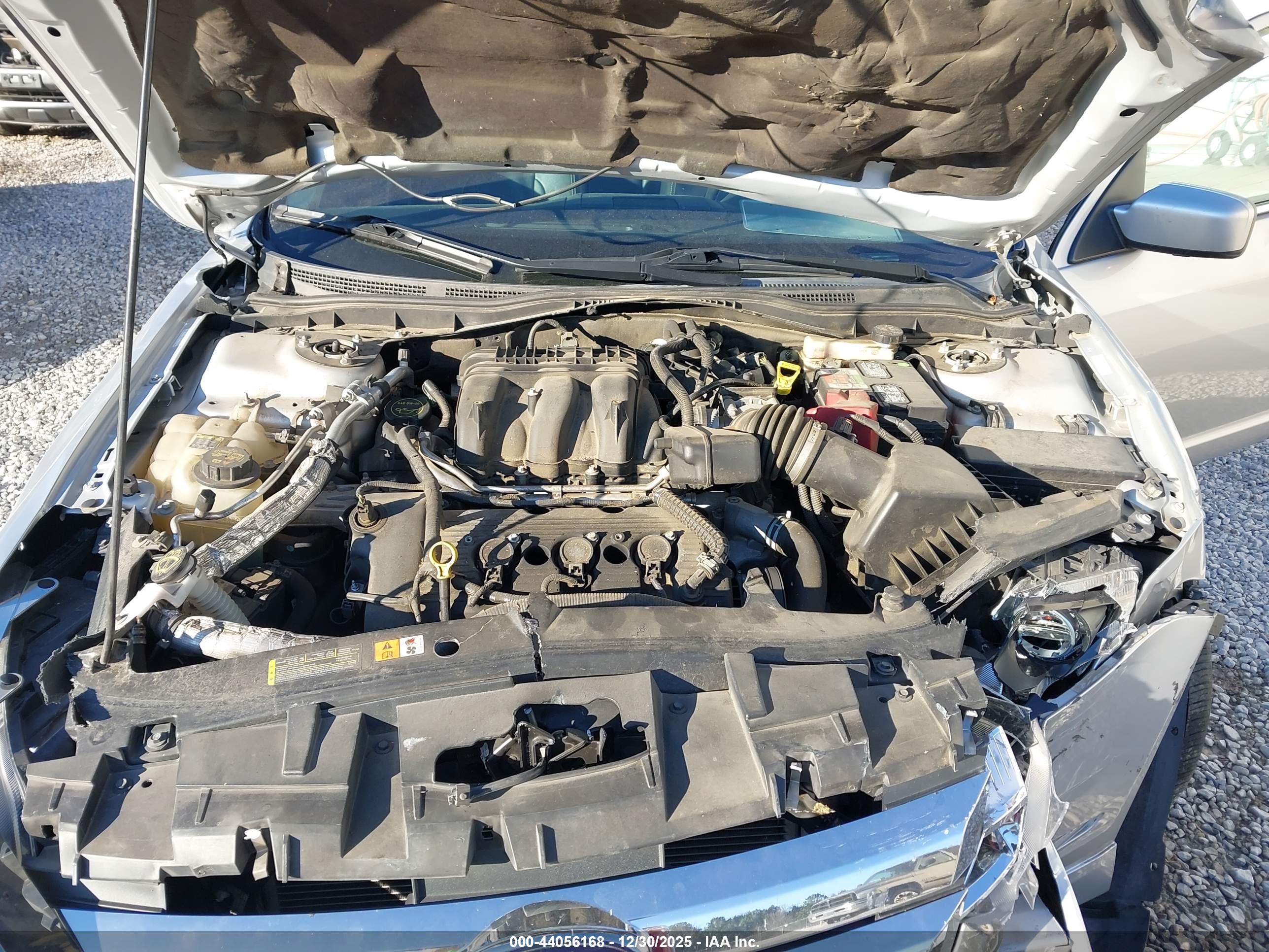 FORD FUSION image 10