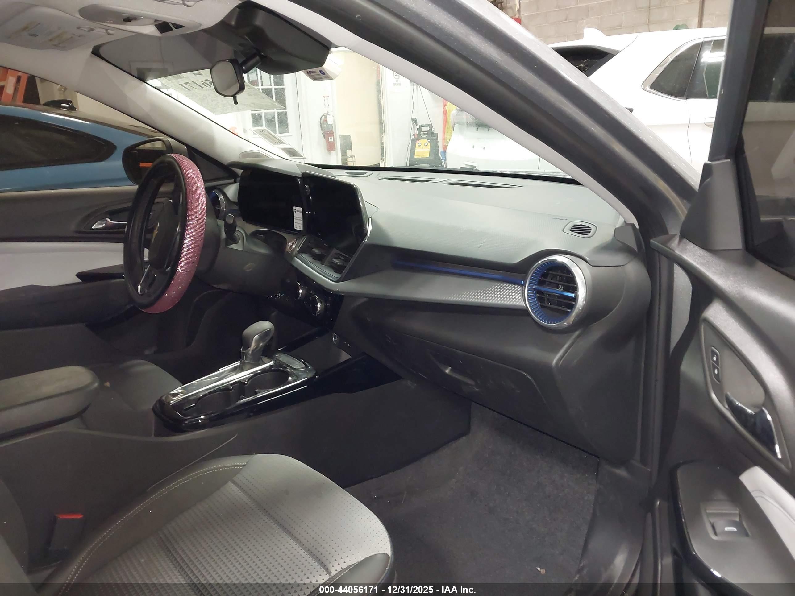 CHEVROLET TRAX image 5