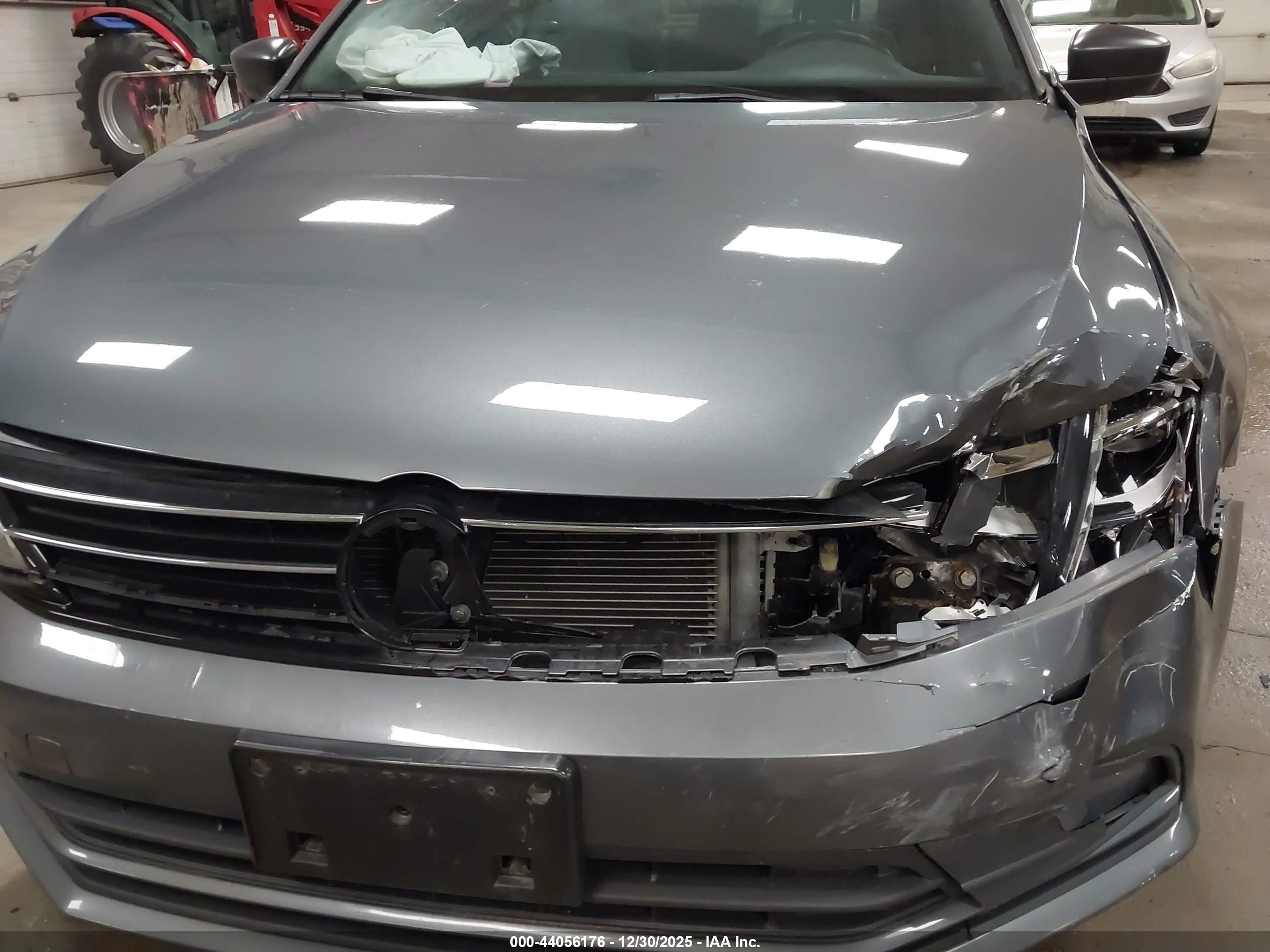 VOLKSWAGEN JETTA image 6