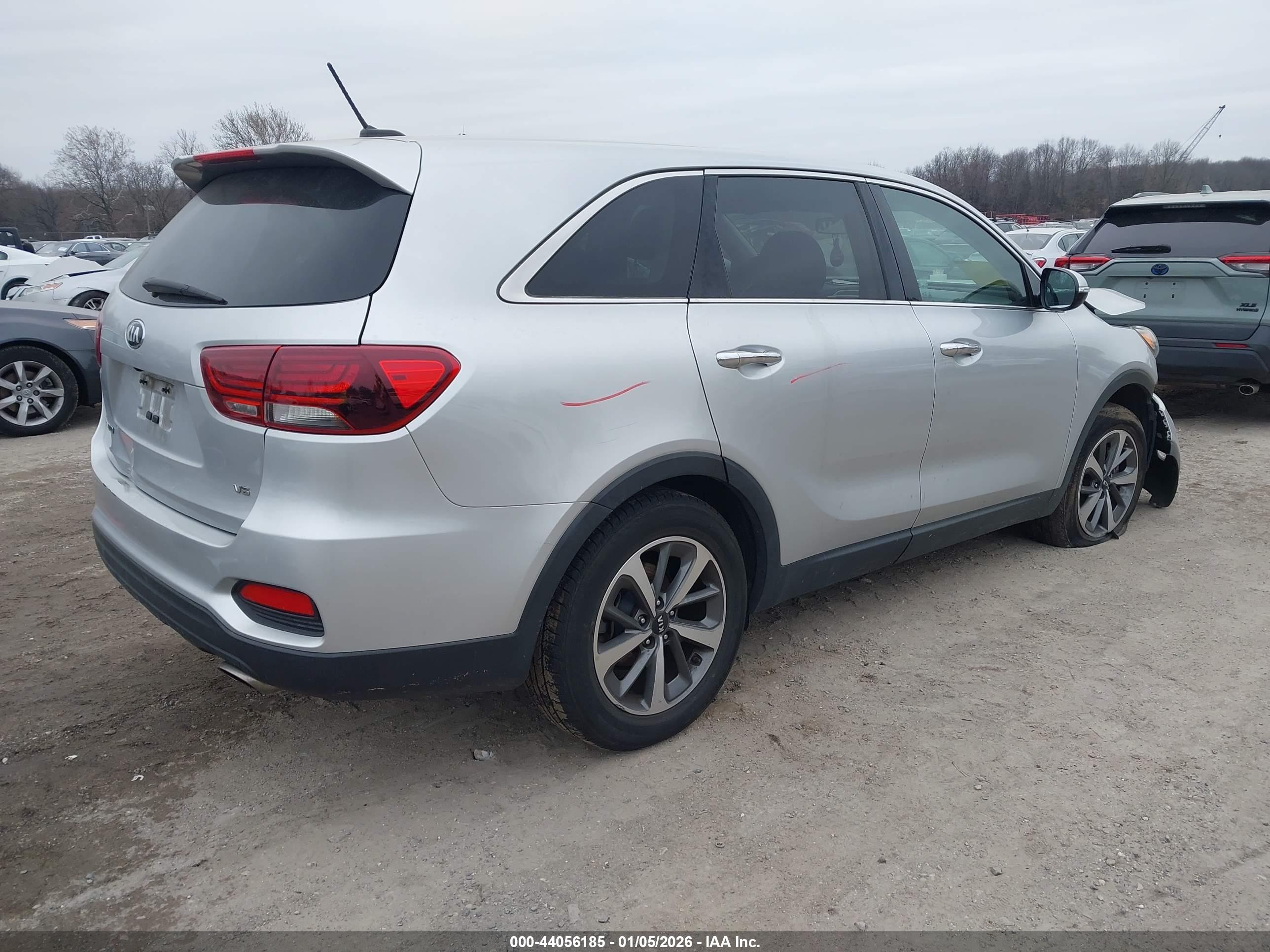 KIA SORENTO image 4