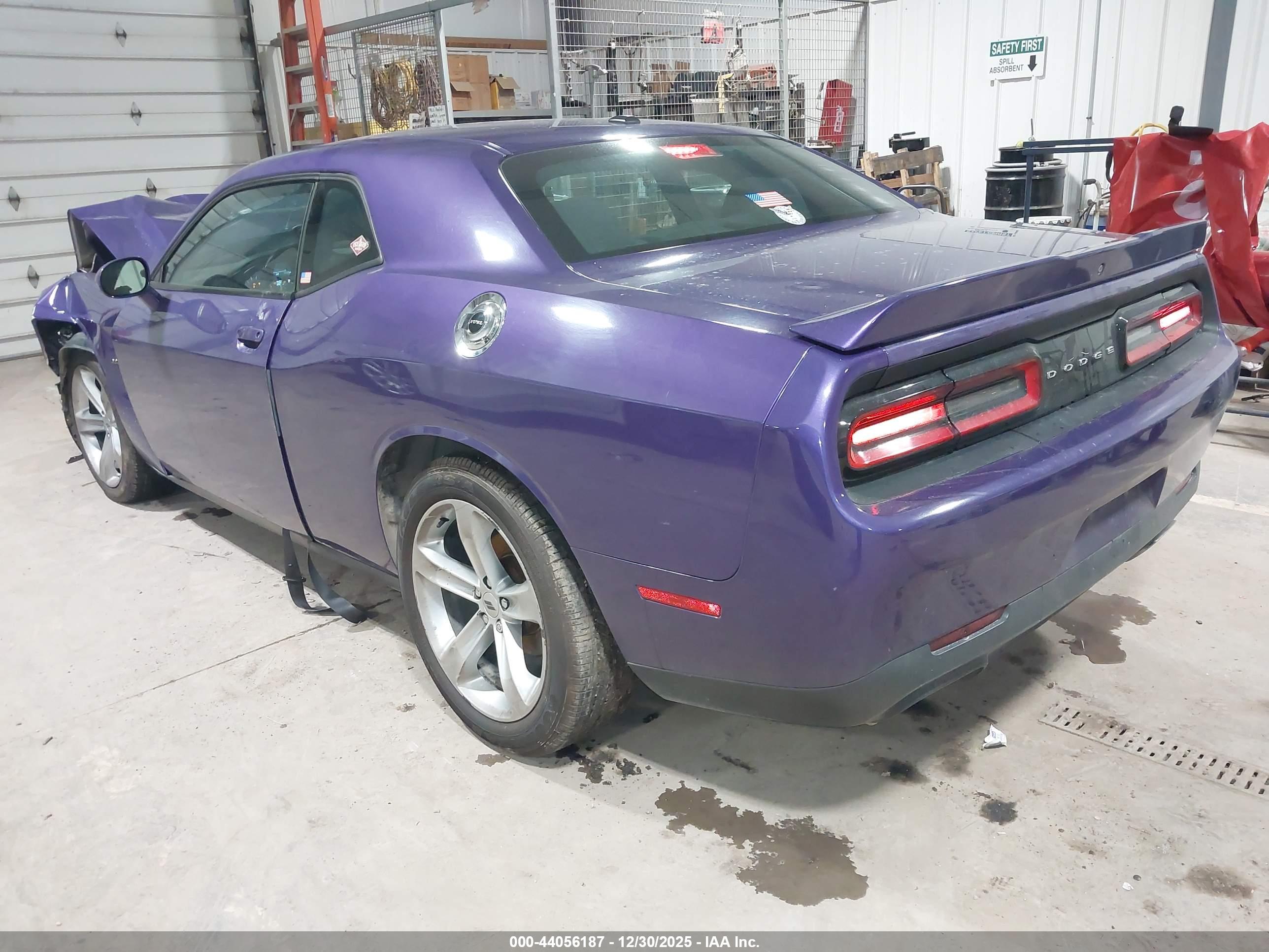 DODGE CHALLENGER image 3