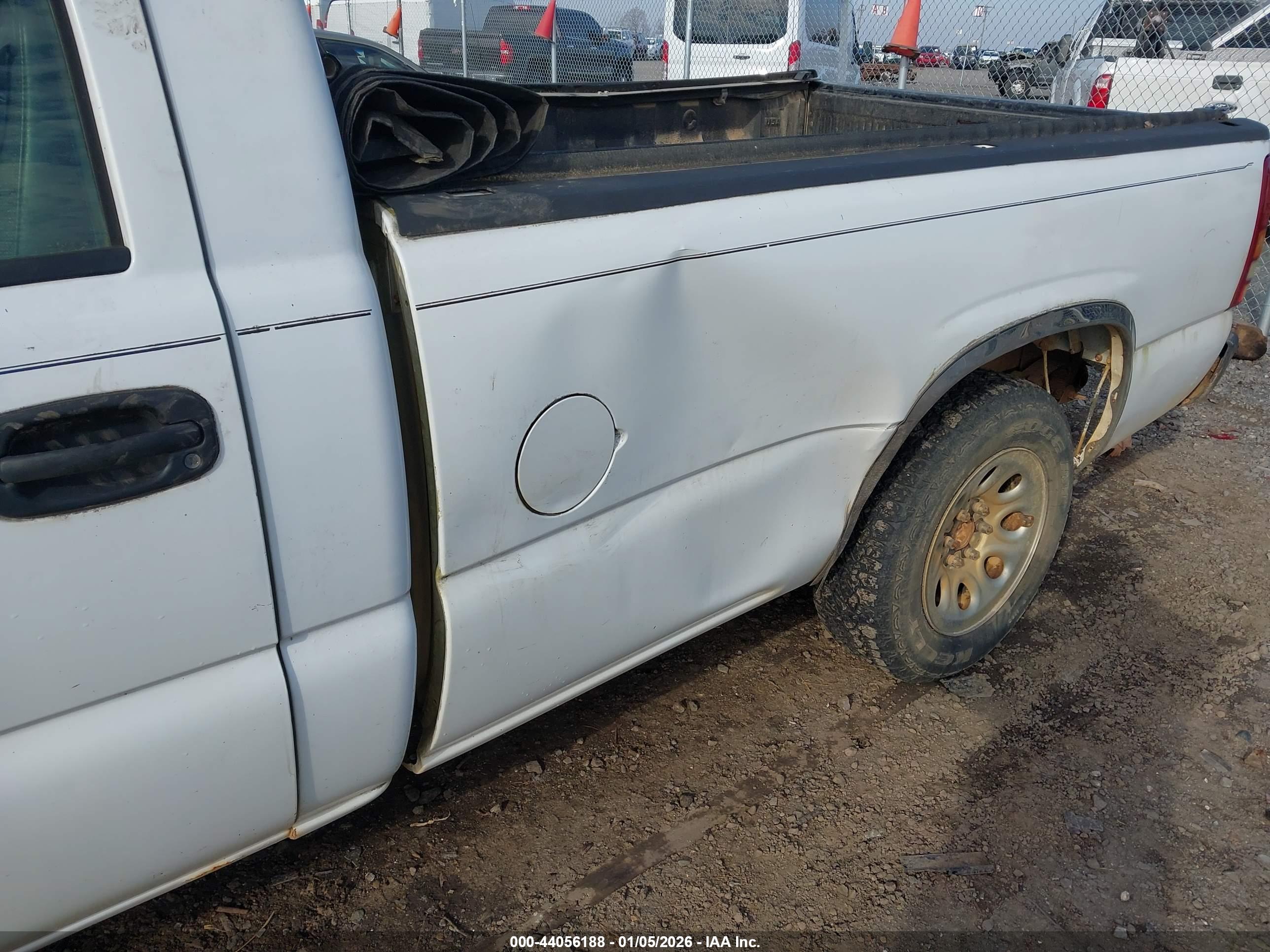 GMC SIERRA image 6