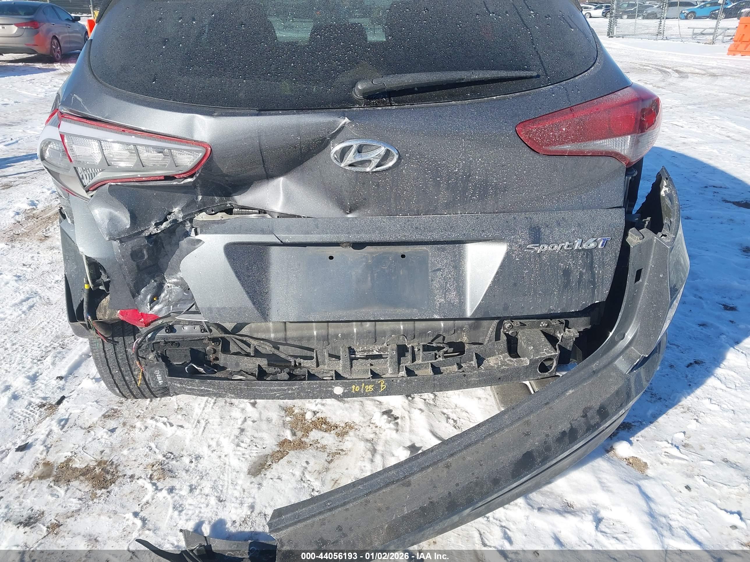 HYUNDAI TUCSON image 6