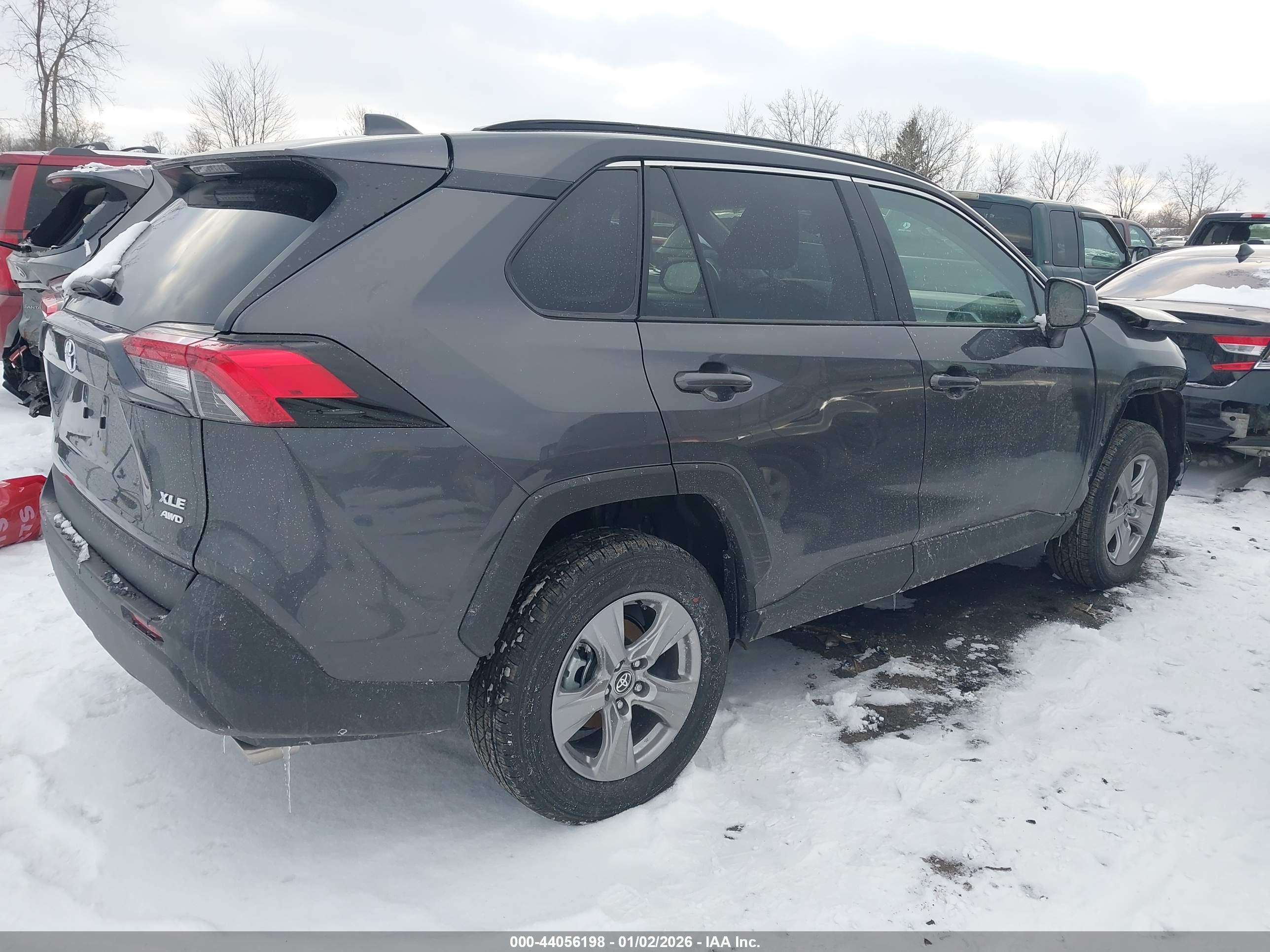 TOYOTA RAV4 image 4