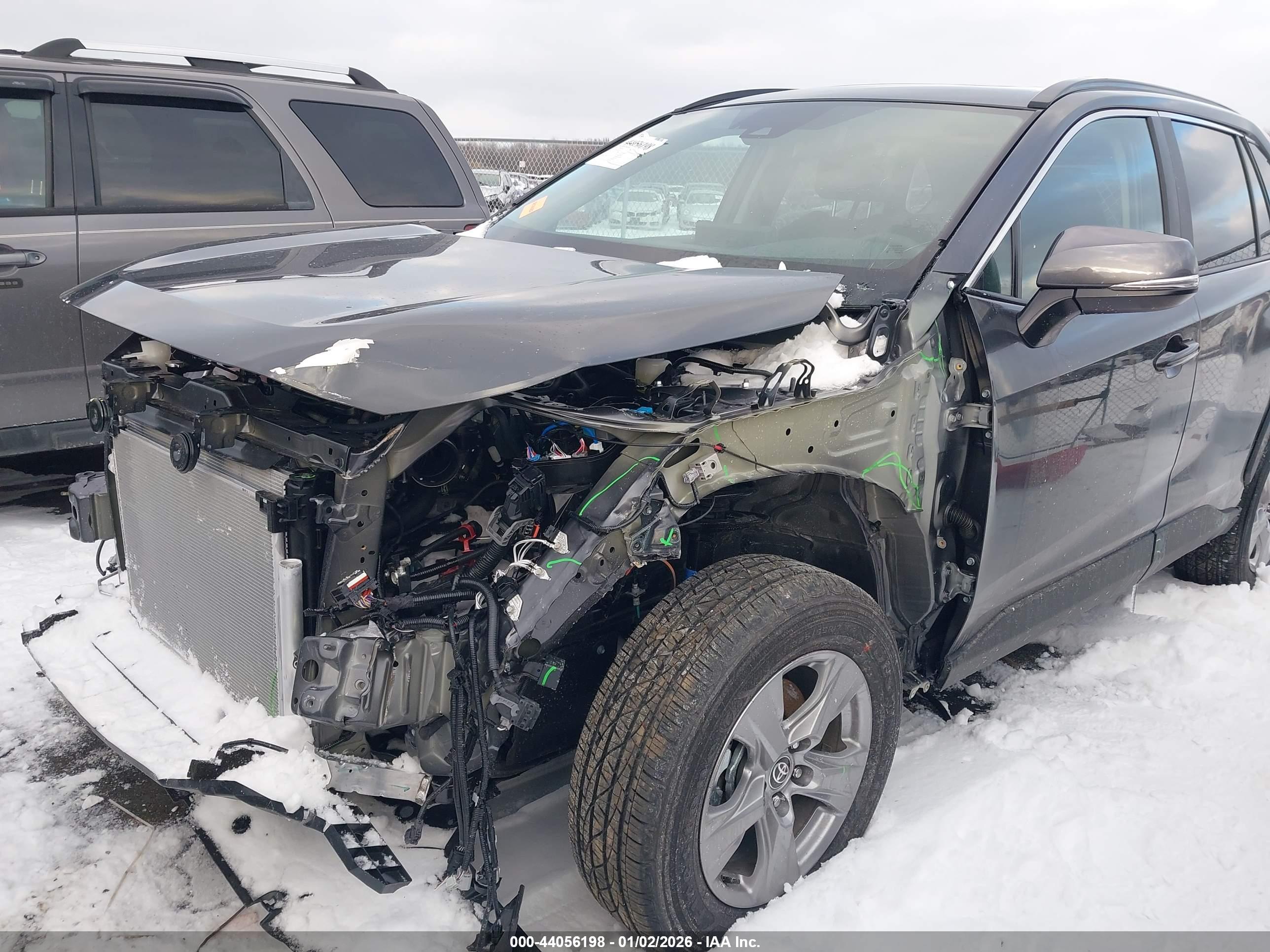 TOYOTA RAV4 image 6