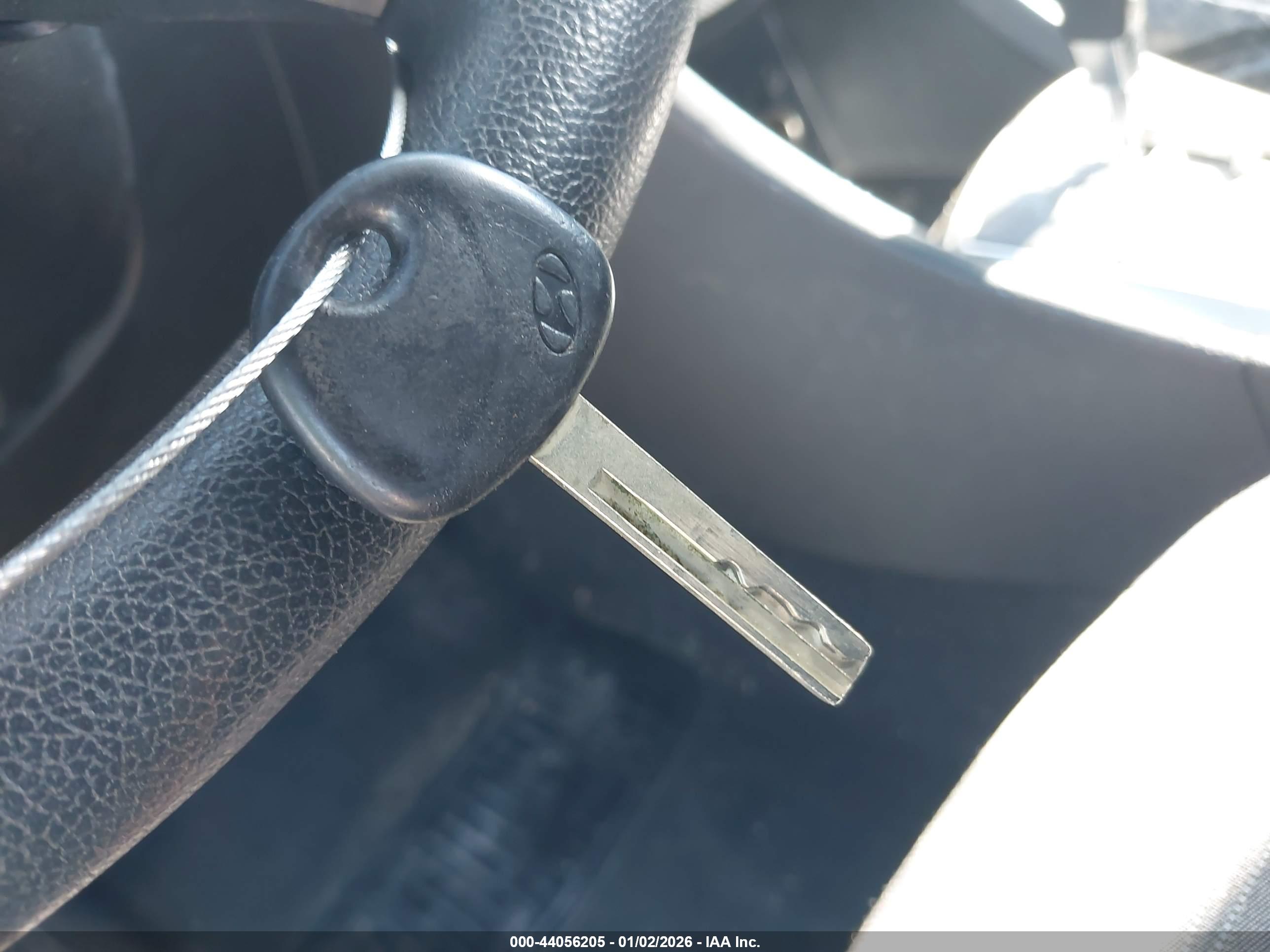 HYUNDAI ACCENT image 11