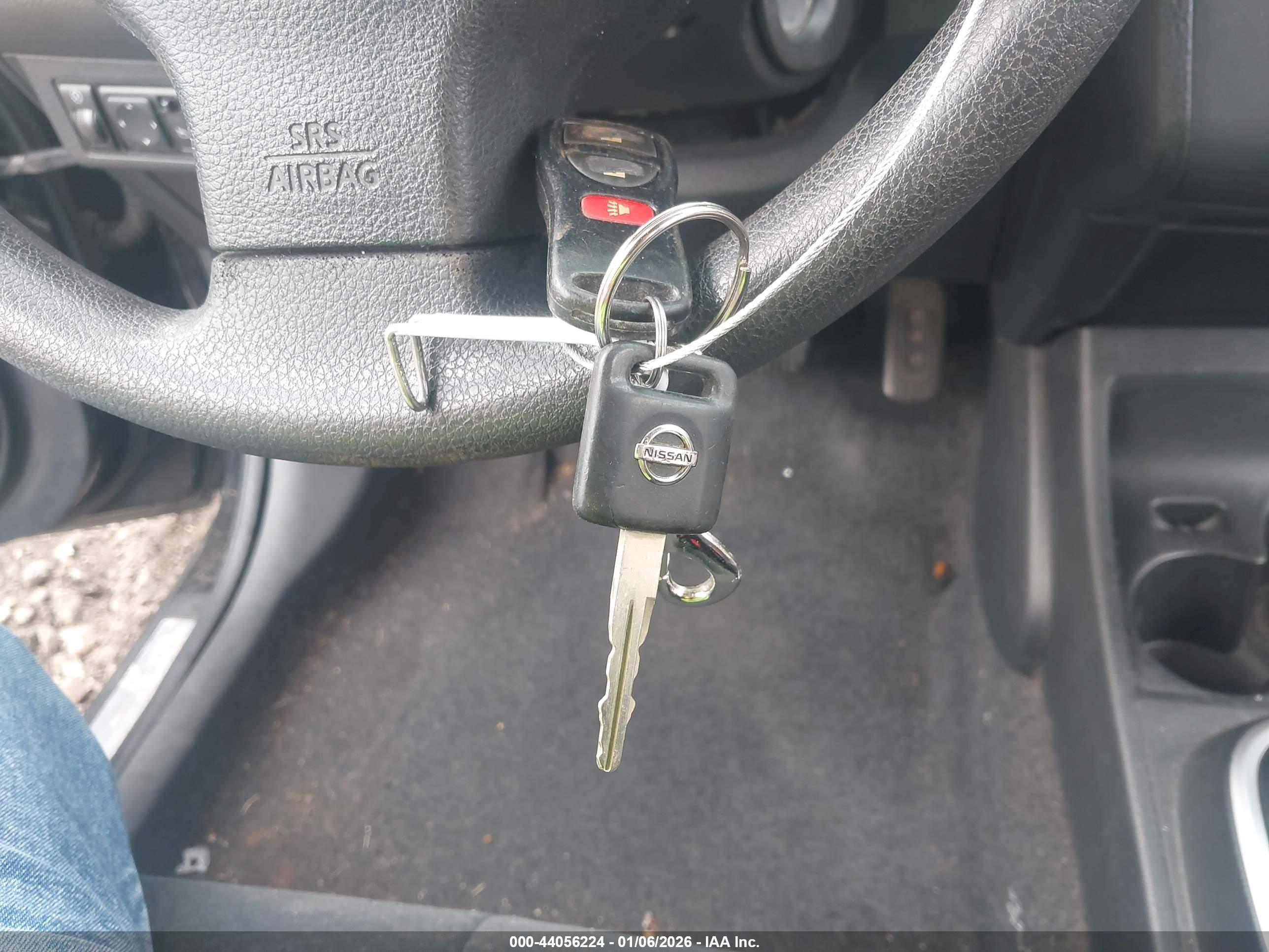 NISSAN VERSA image 11