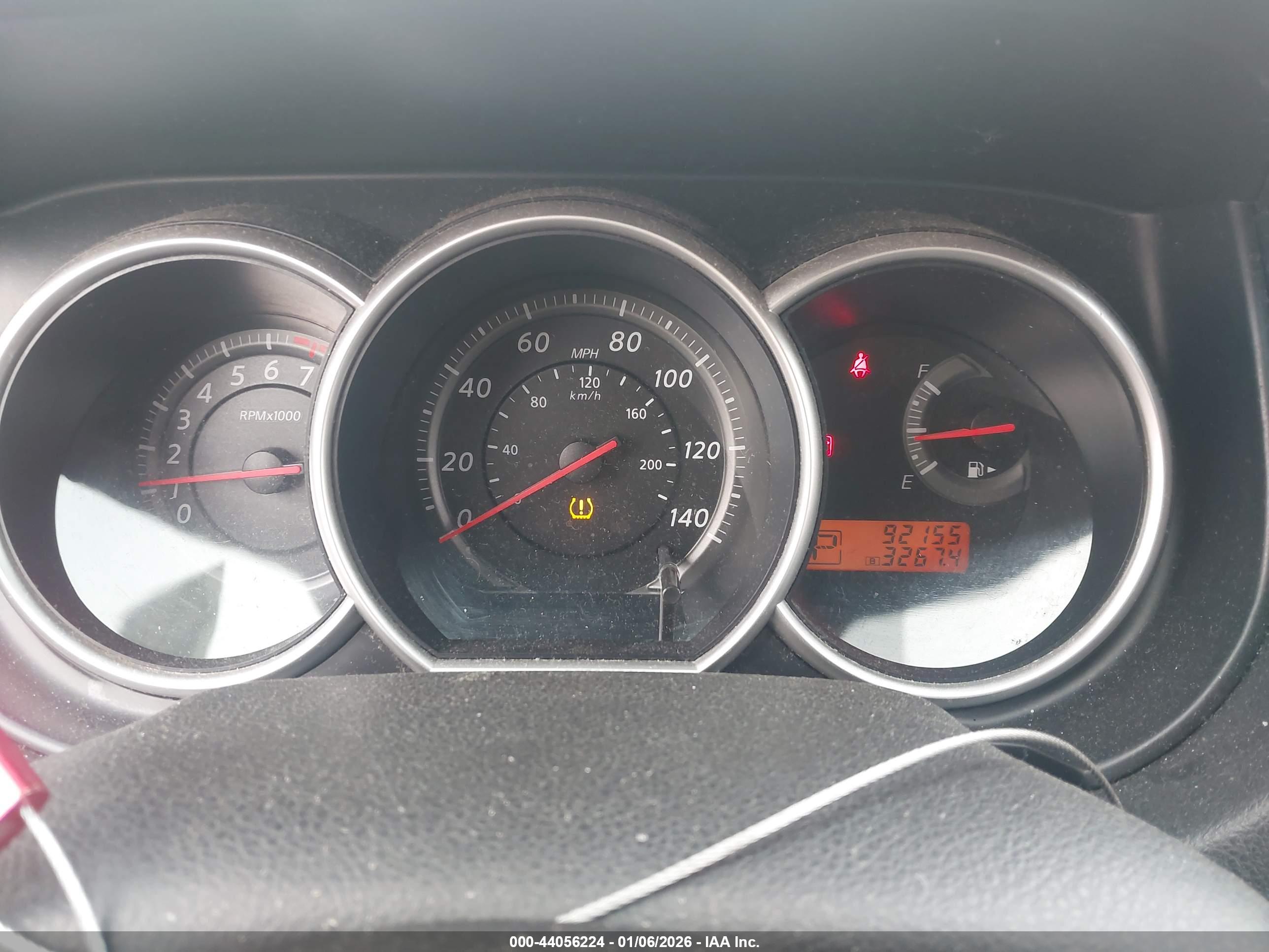 NISSAN VERSA image 7