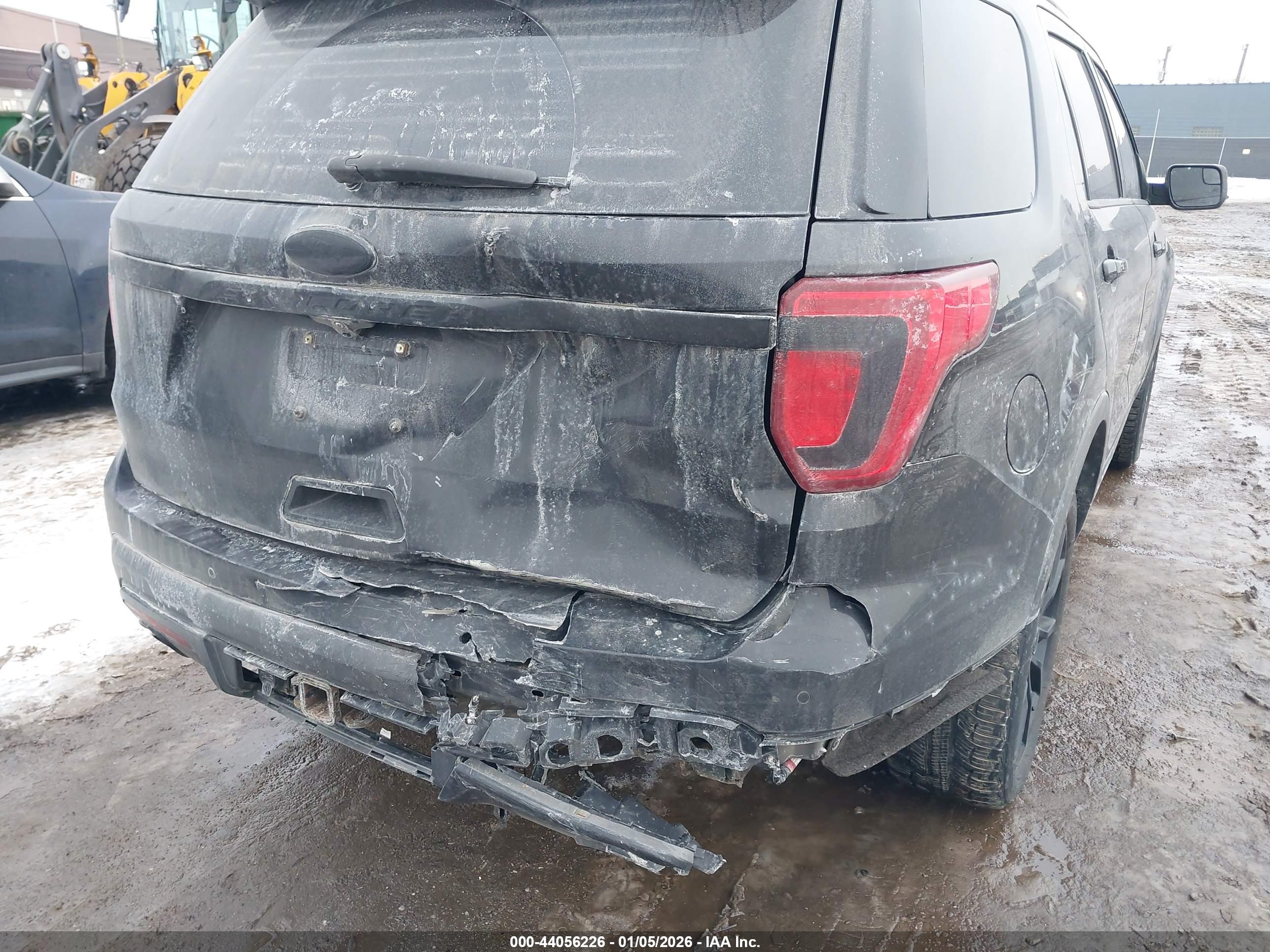 FORD EXPLORER image 6