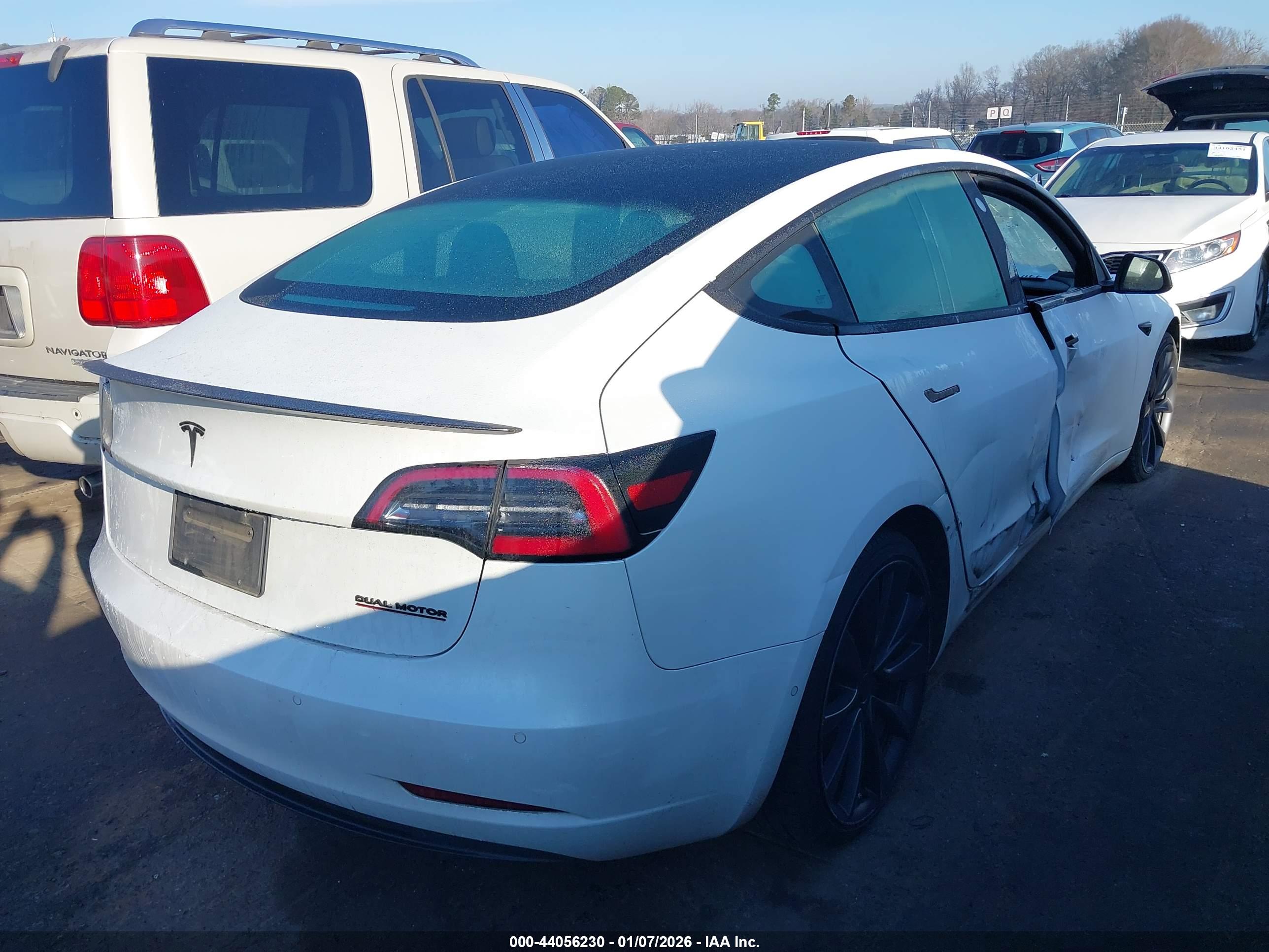 TESLA MODEL image 4
