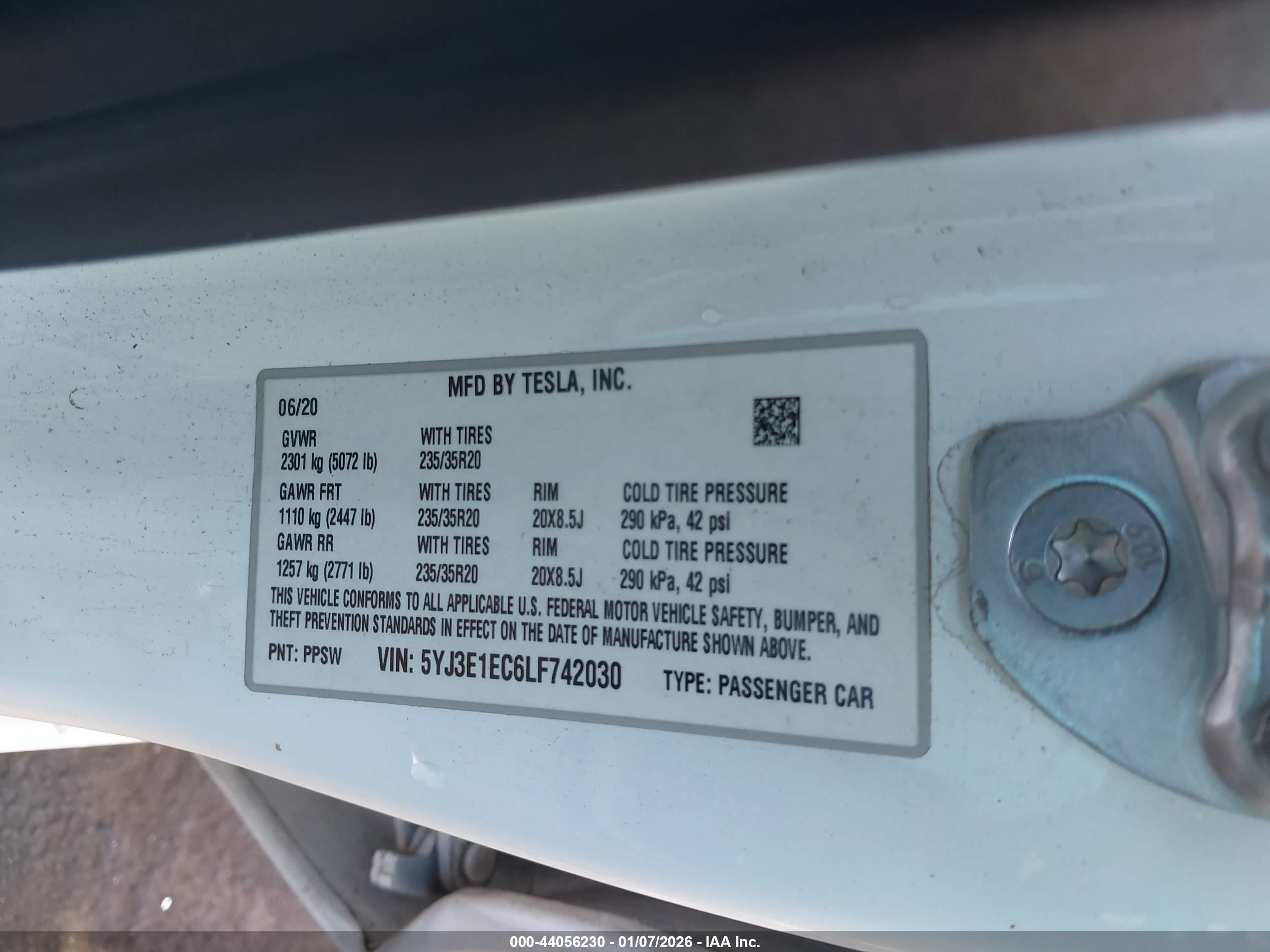TESLA MODEL image 9