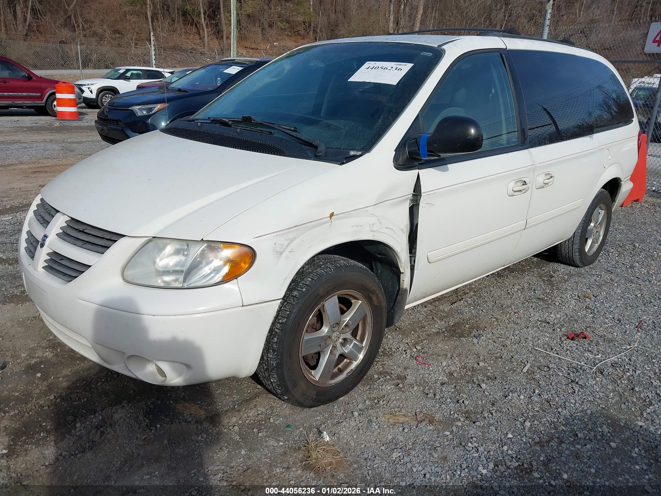 DODGE GRAND image 2