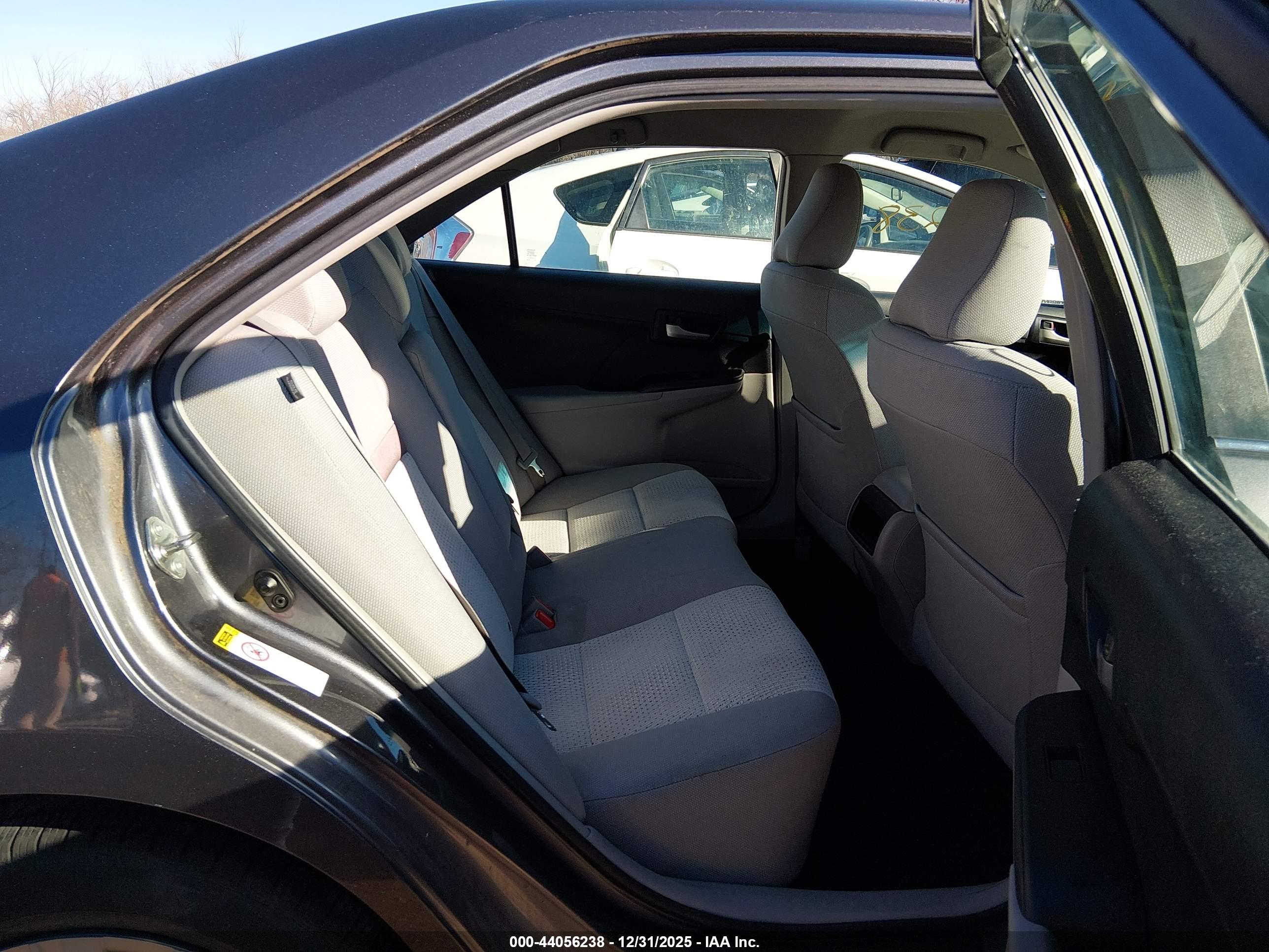 TOYOTA CAMRY image 8
