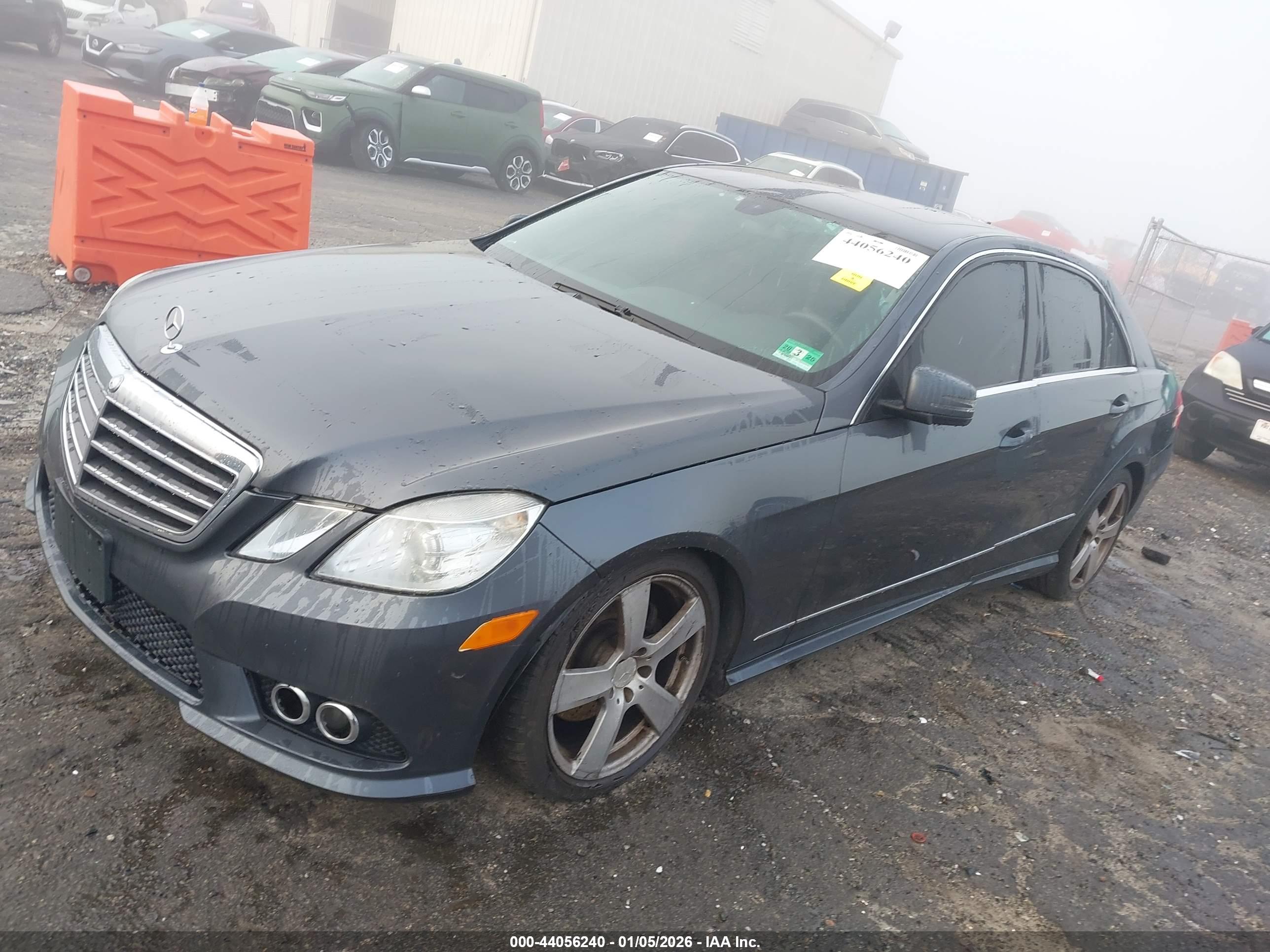 MERCEDES-BENZ E image 2
