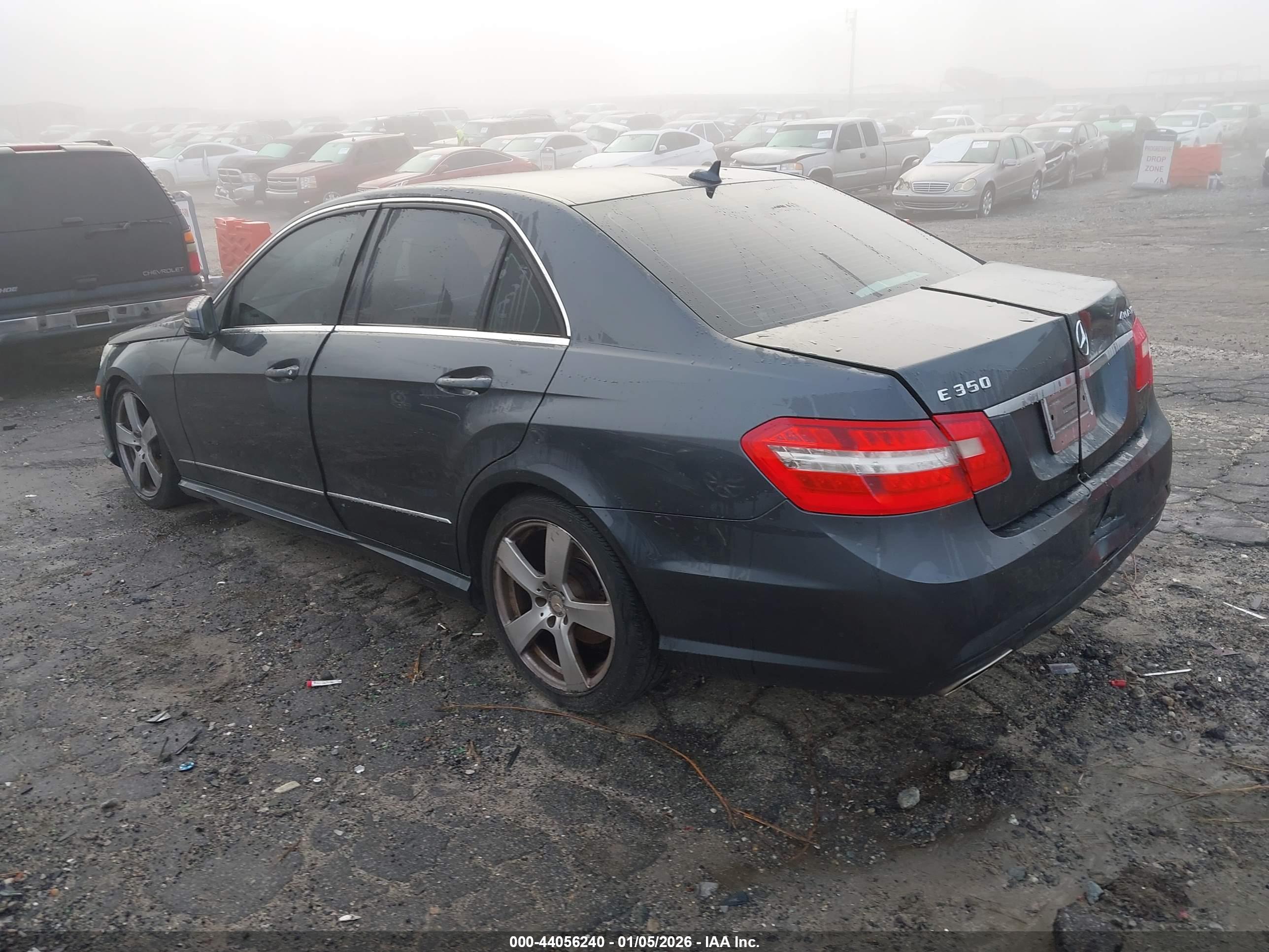 MERCEDES-BENZ E image 3