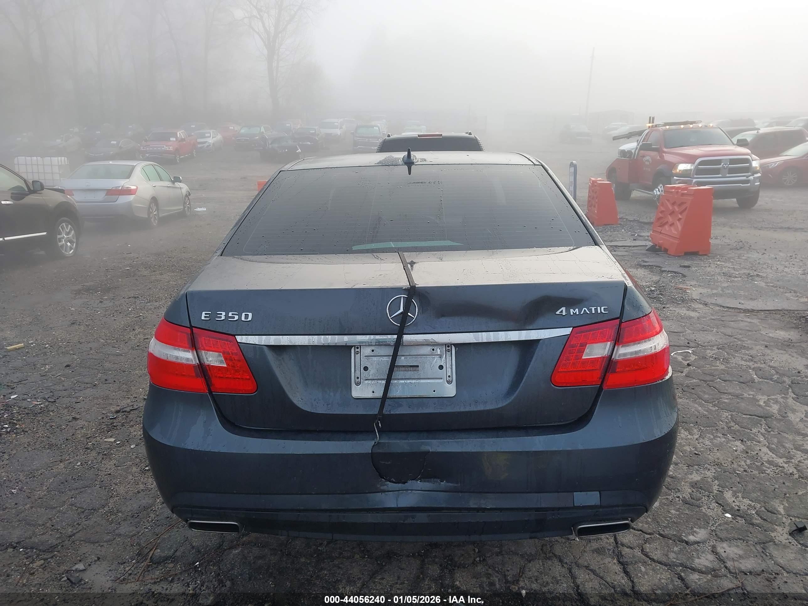 MERCEDES-BENZ E image 6