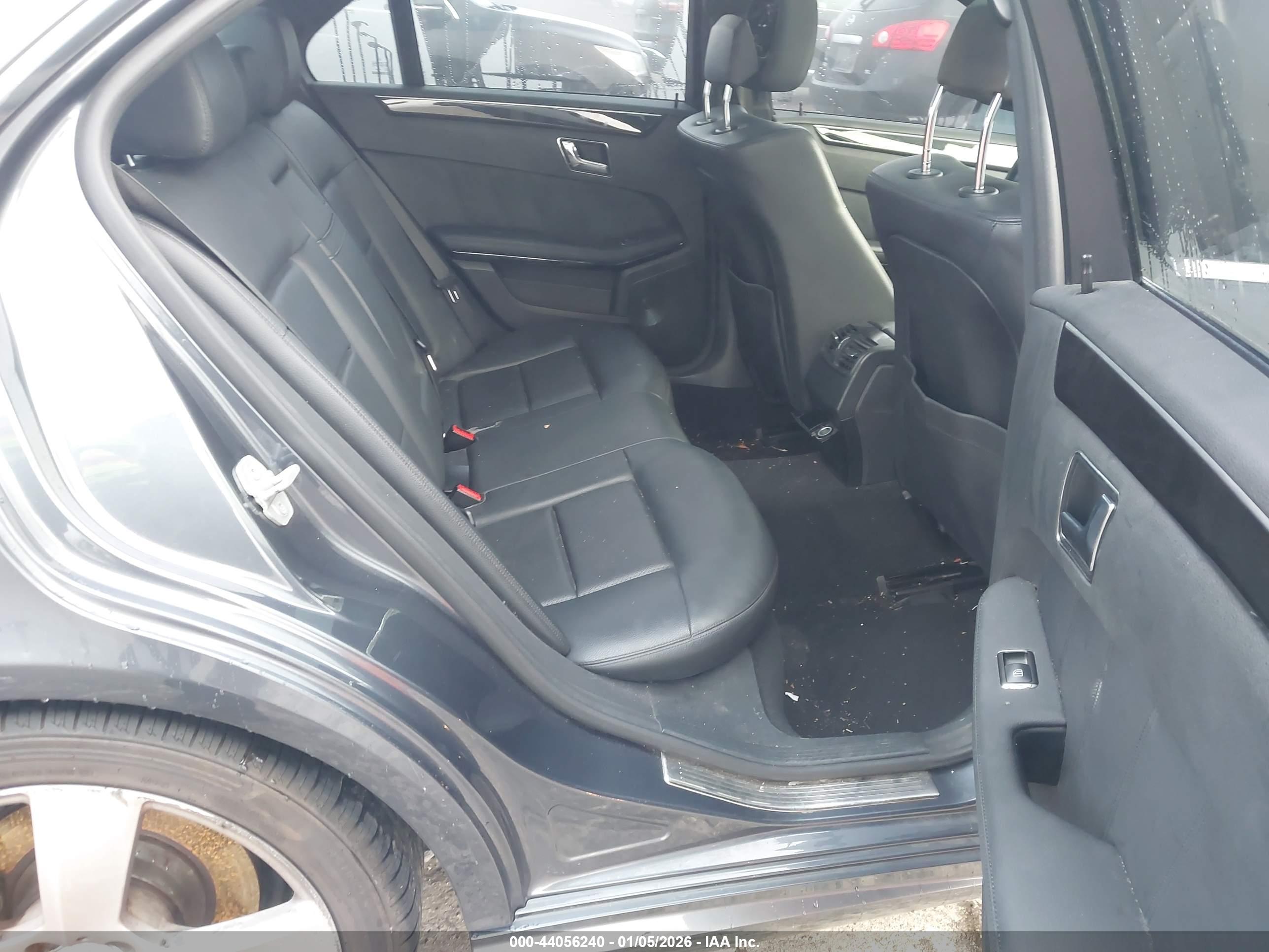MERCEDES-BENZ E image 8
