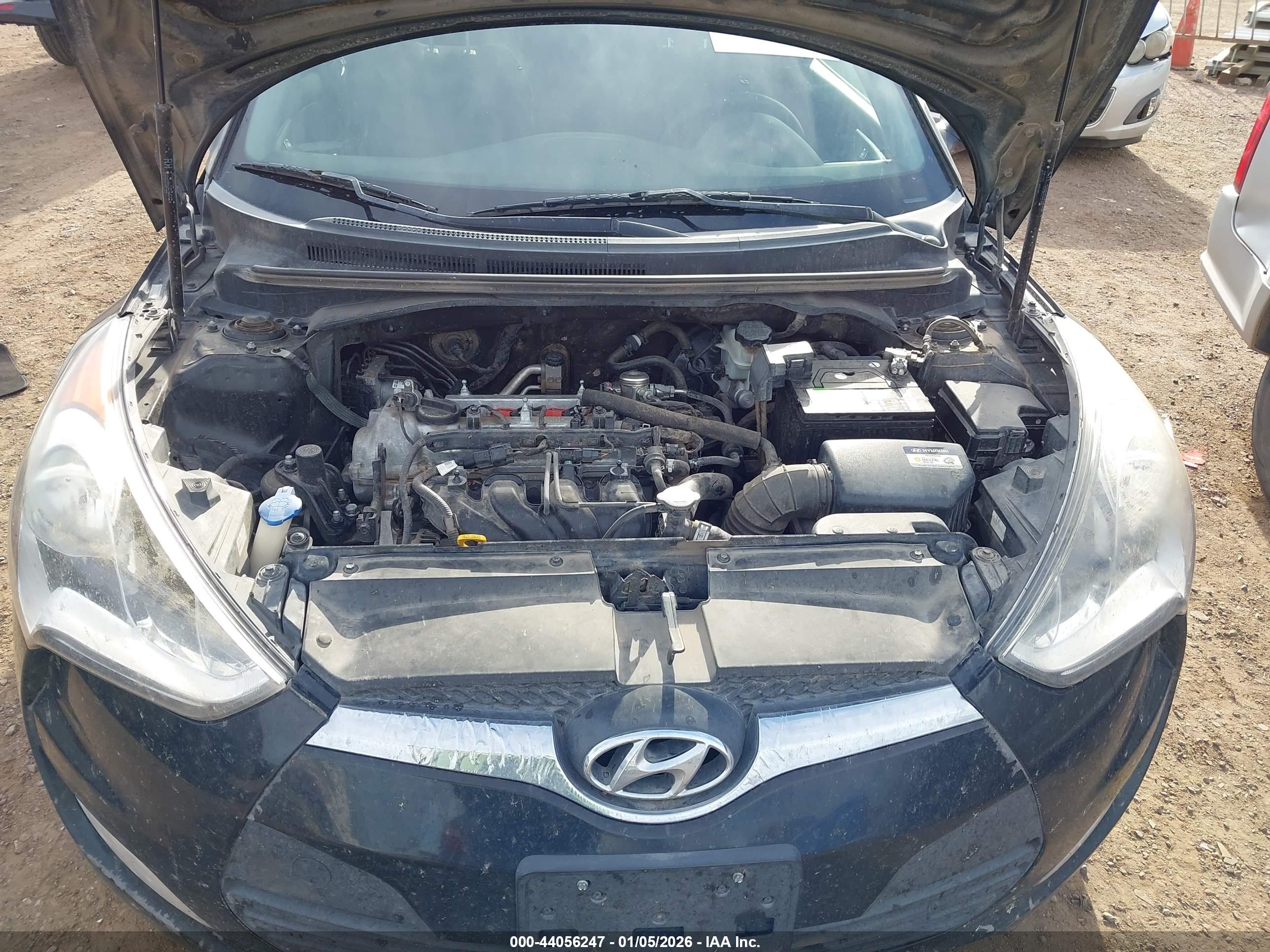 HYUNDAI VELOSTER image 10